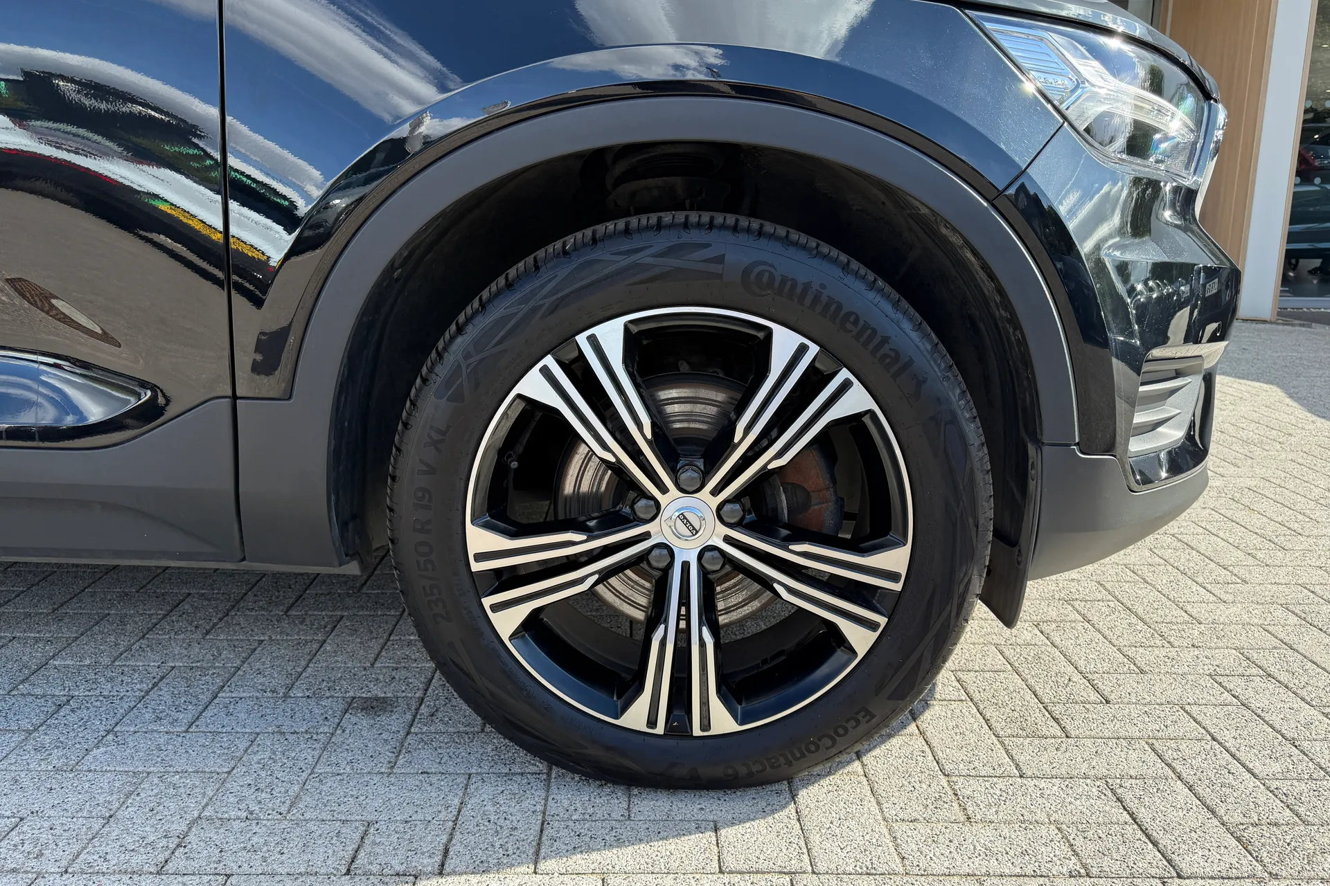 Volvo XC40 thumbnail image number 14