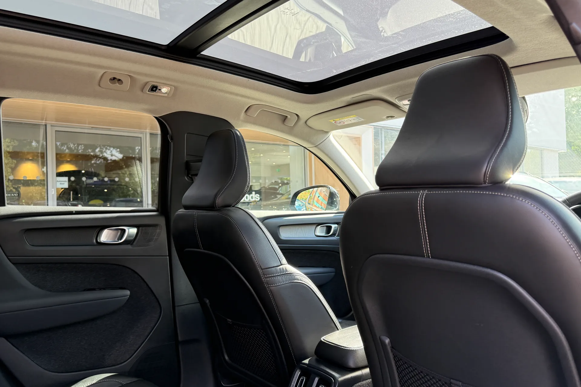Volvo XC40 thumbnail image number 25