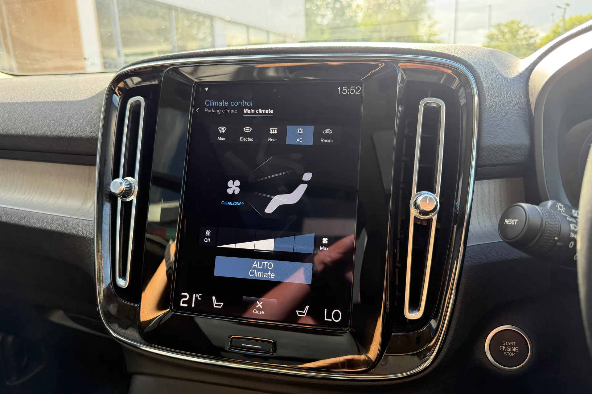 Volvo XC40 thumbnail image number 38