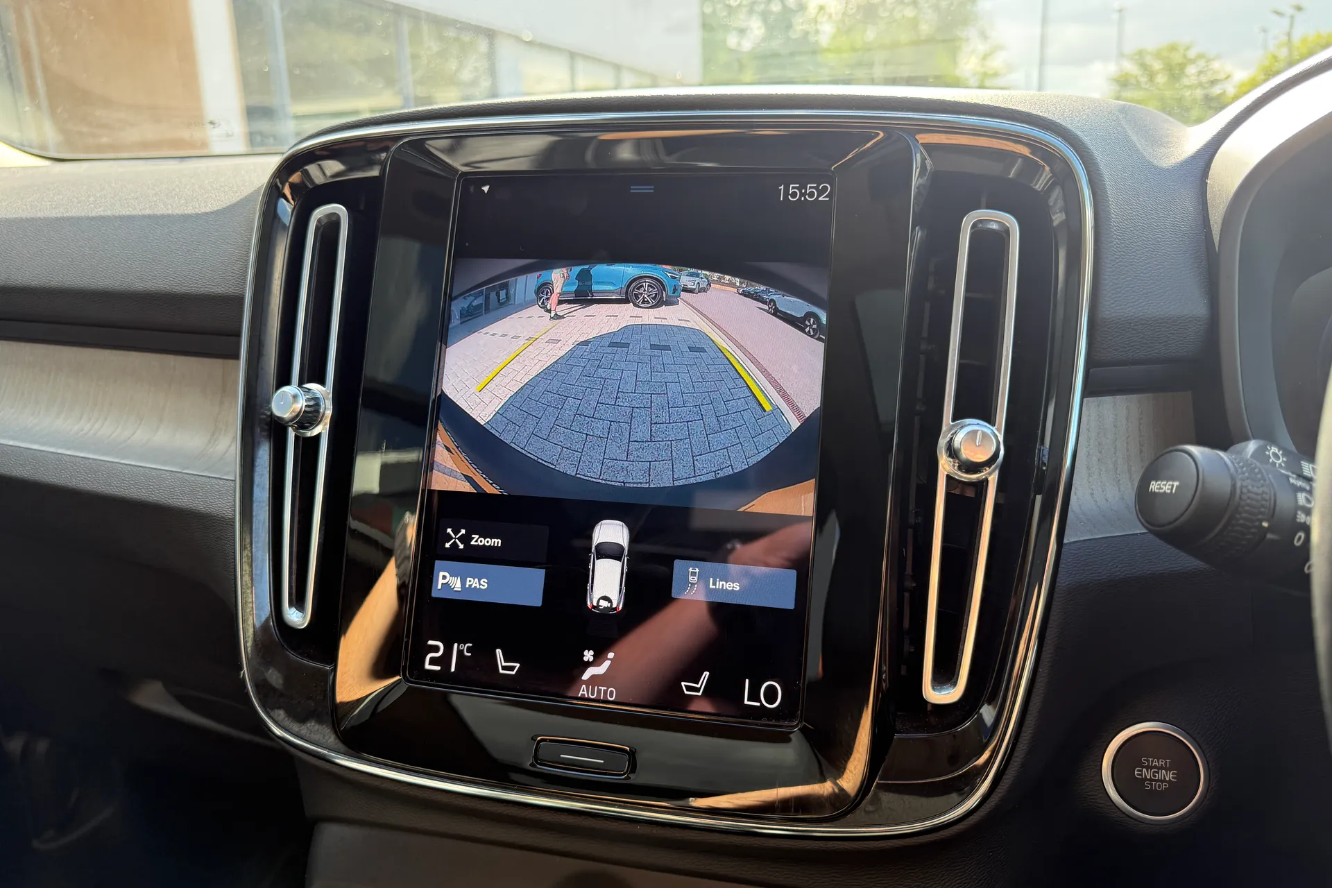 Volvo XC40 thumbnail image number 4