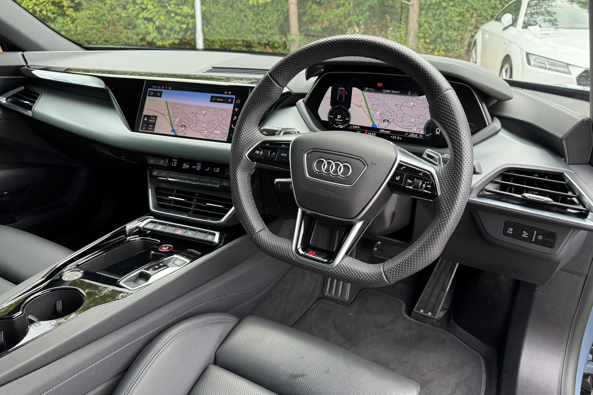 Audi RS e-tron GT thumbnail image number 23