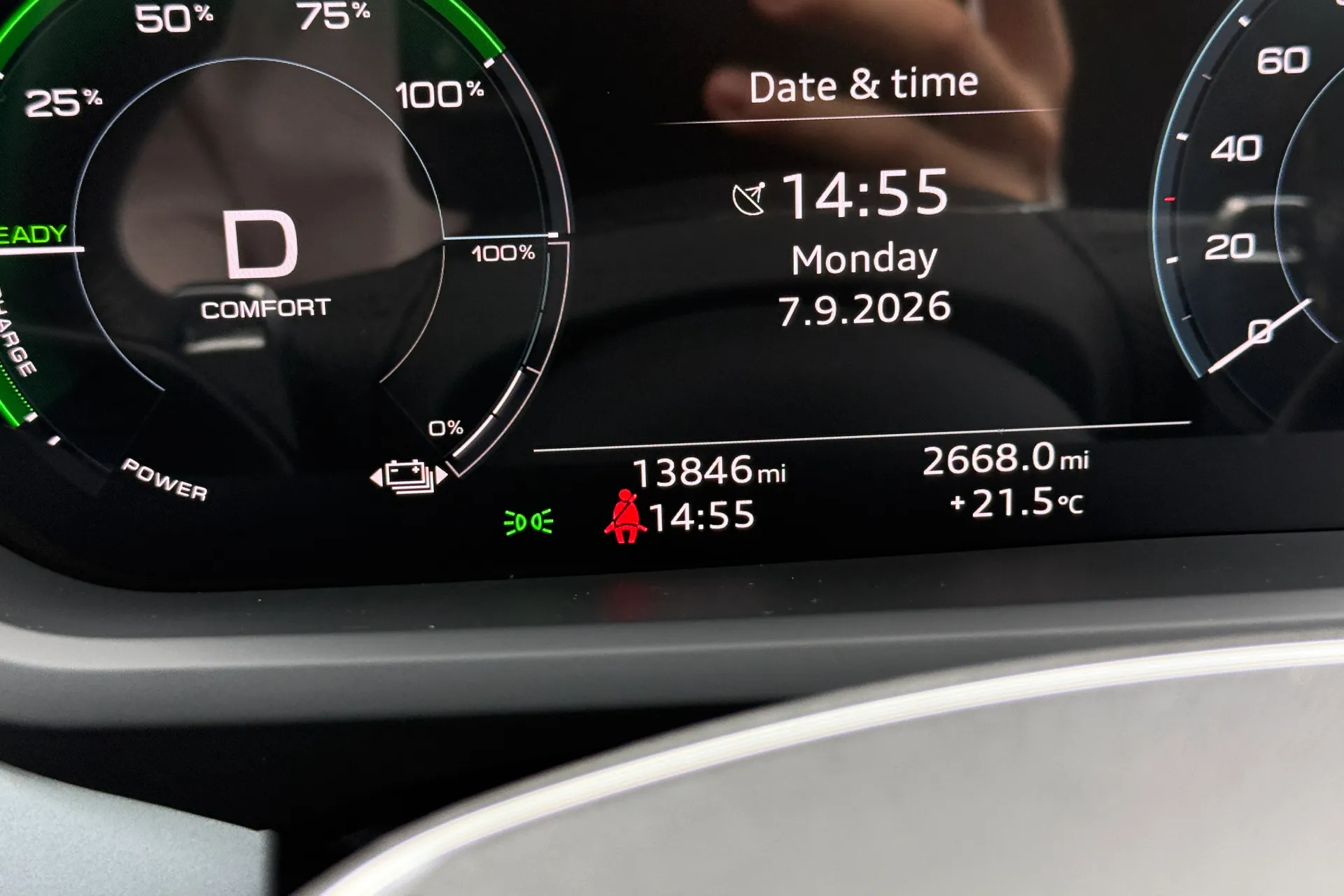 Audi RS e-tron GT thumbnail image number 22