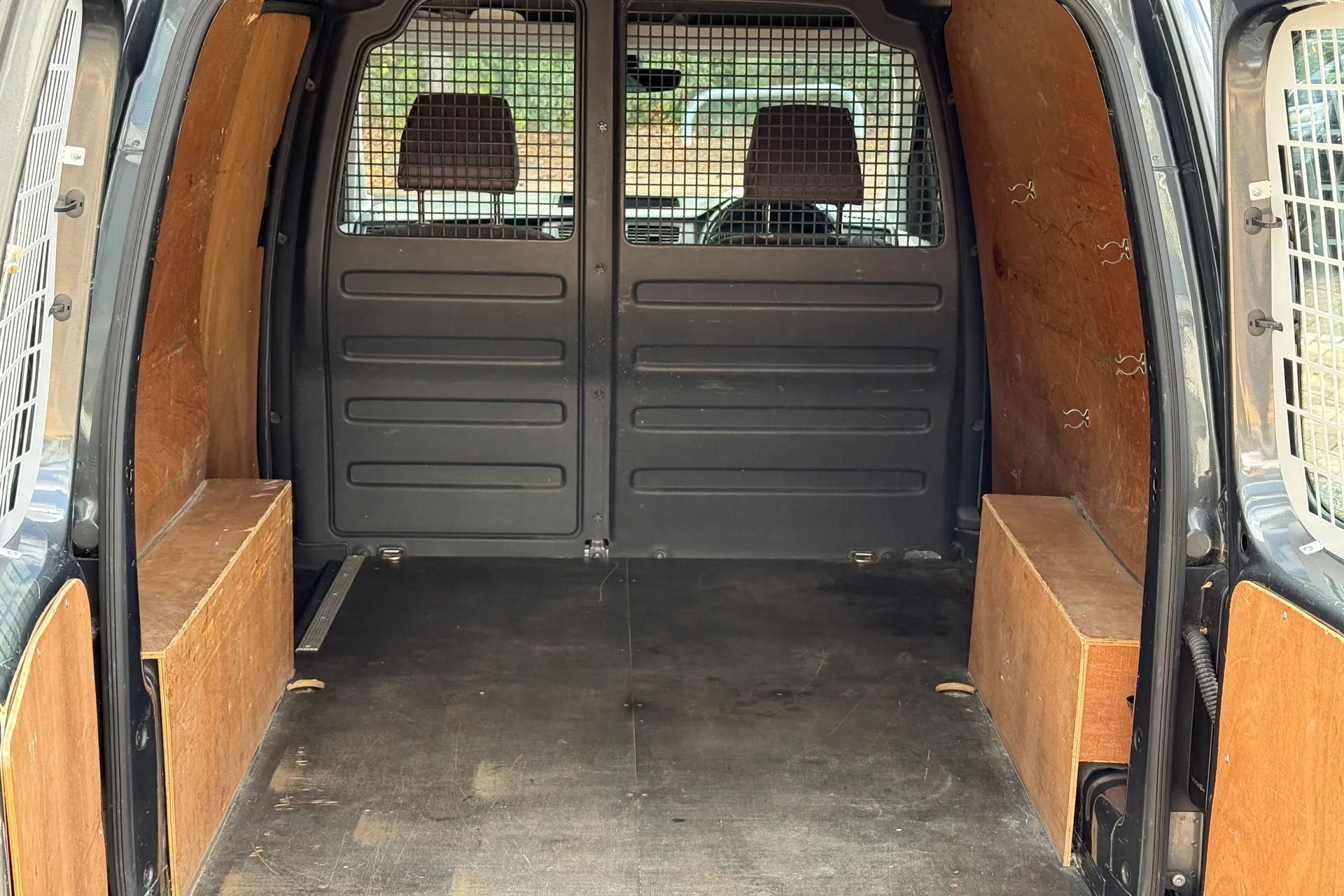 VOLKSWAGEN CADDY thumbnail image number 21