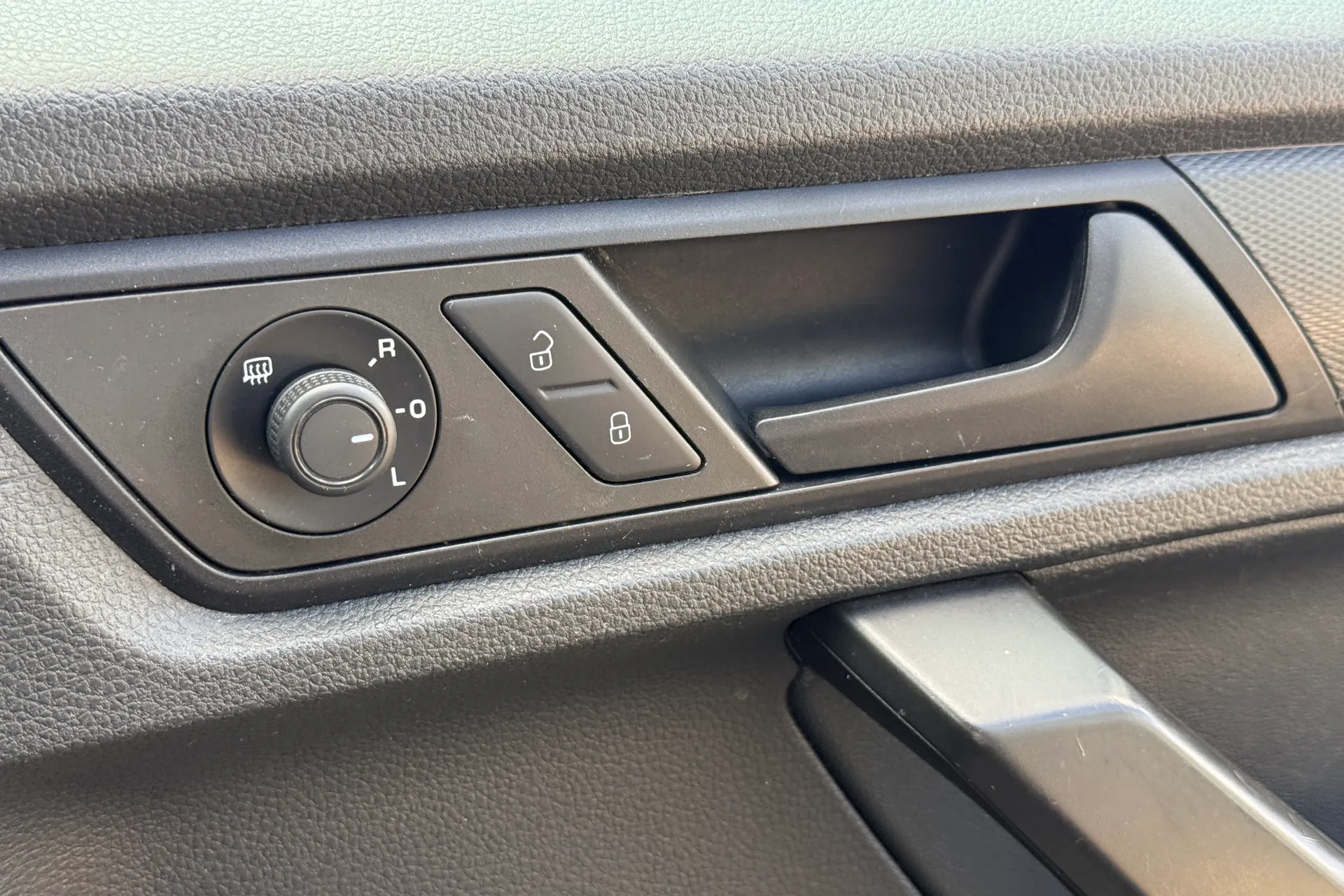 VOLKSWAGEN CADDY thumbnail image number 15