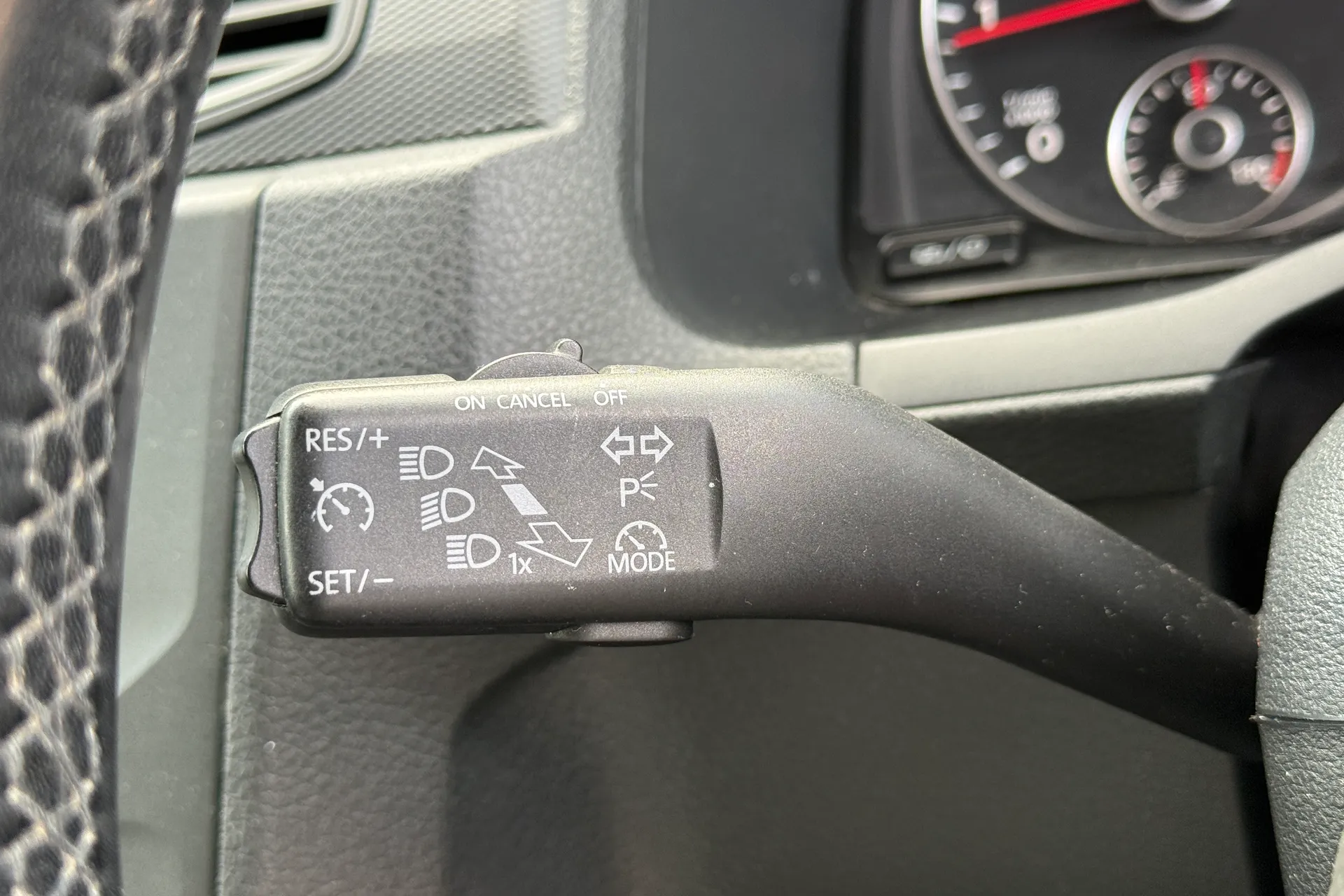 VOLKSWAGEN CADDY thumbnail image number 10