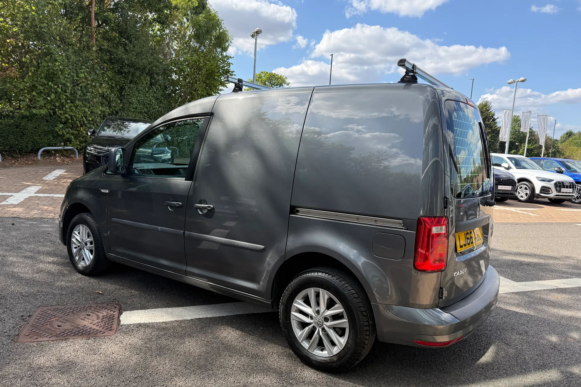 VOLKSWAGEN CADDY thumbnail image number 24