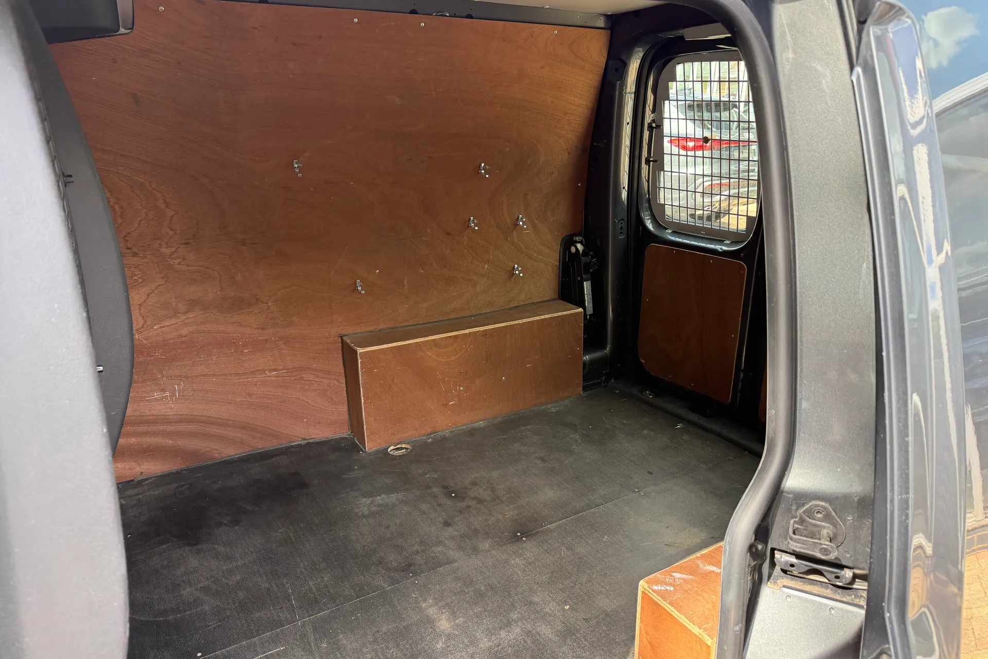 VOLKSWAGEN CADDY thumbnail image number 23