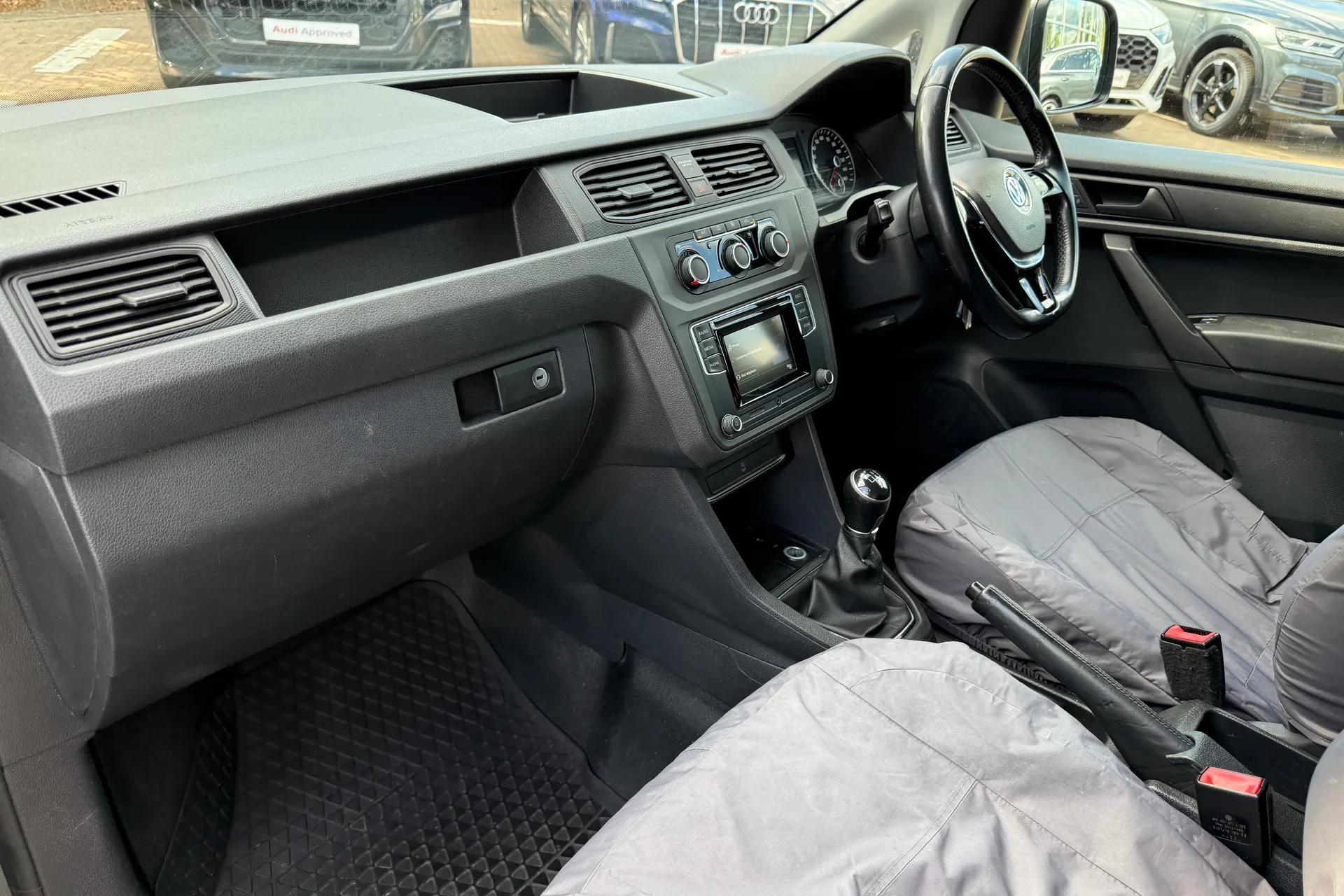 VOLKSWAGEN CADDY thumbnail image number 26