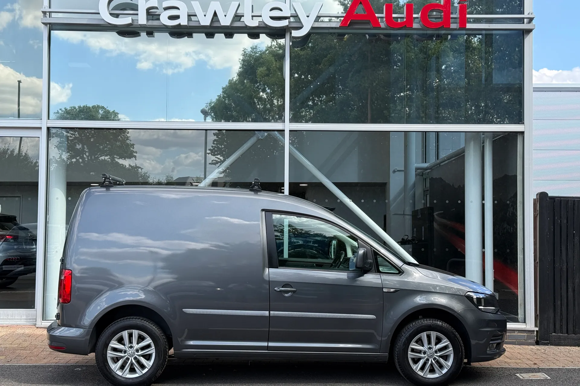 VOLKSWAGEN CADDY thumbnail image number 2