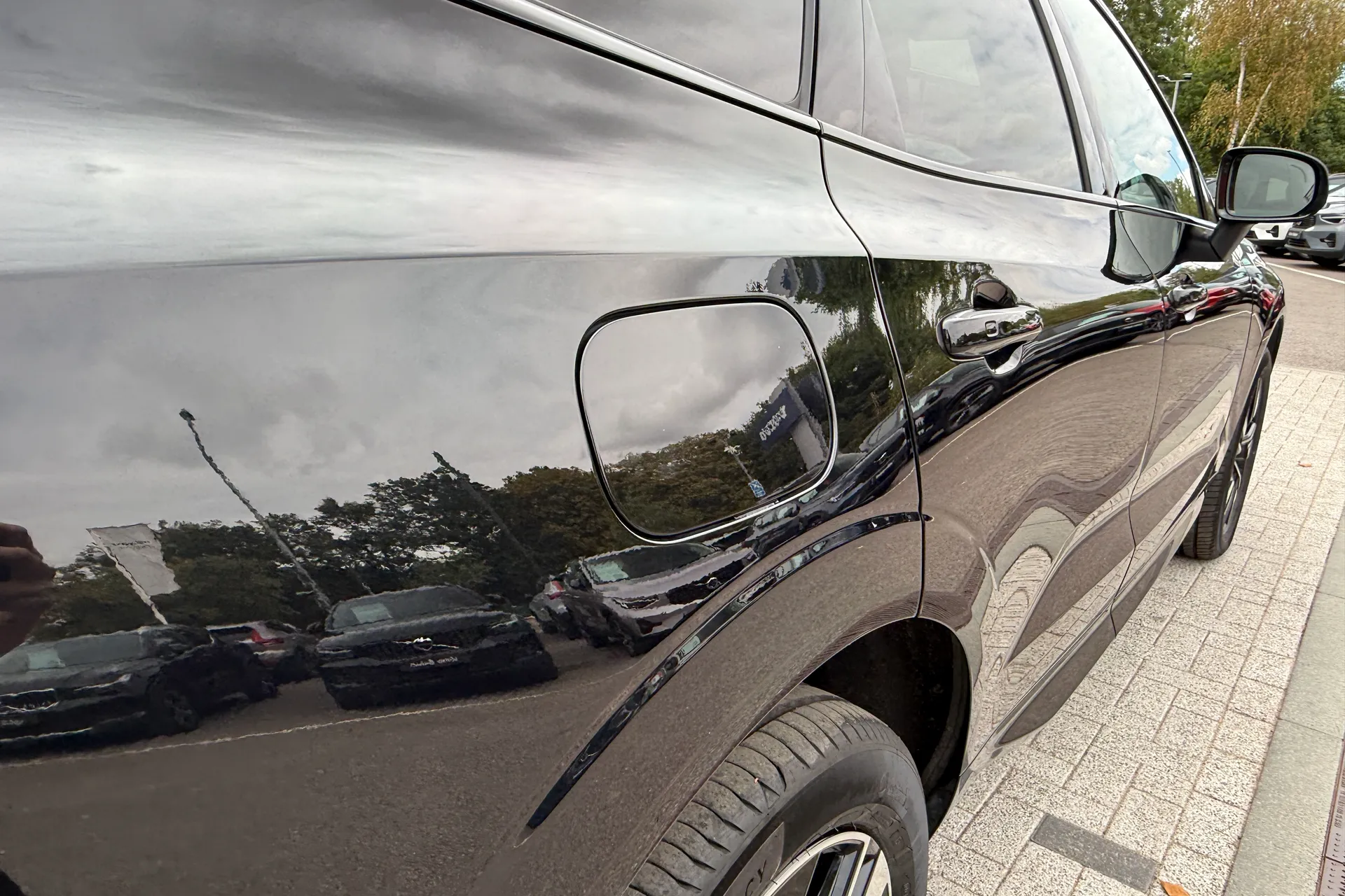 Volvo XC60 thumbnail image number 16