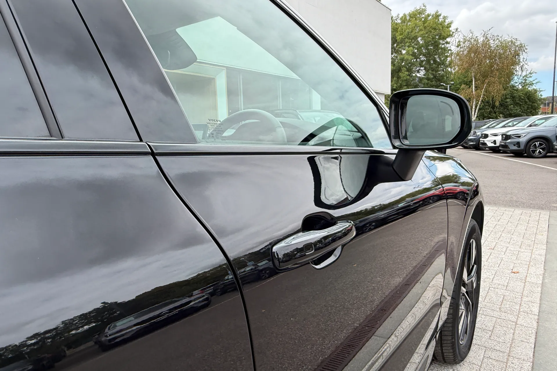 Volvo XC60 thumbnail image number 15