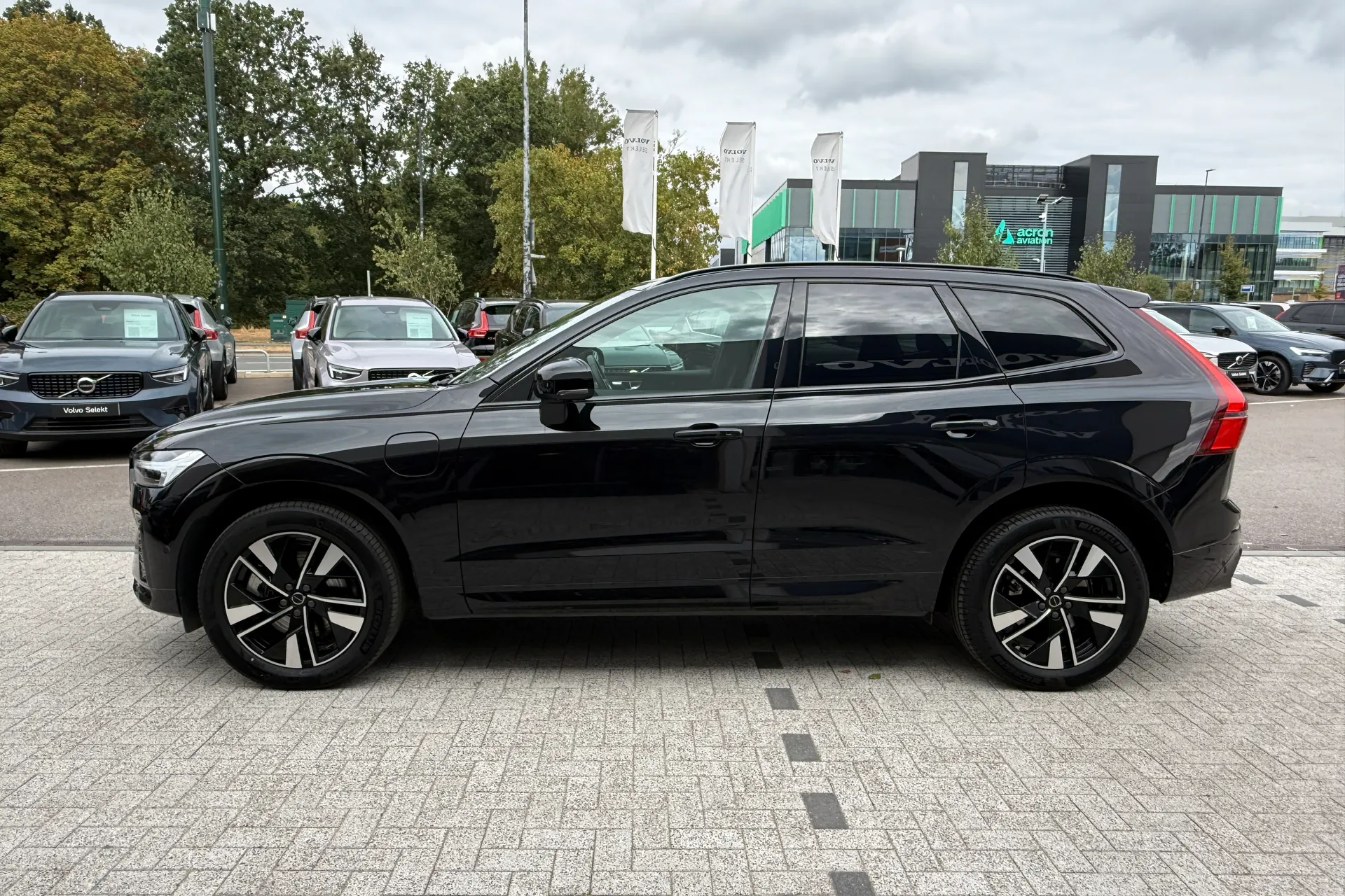 Volvo XC60 thumbnail image number 11