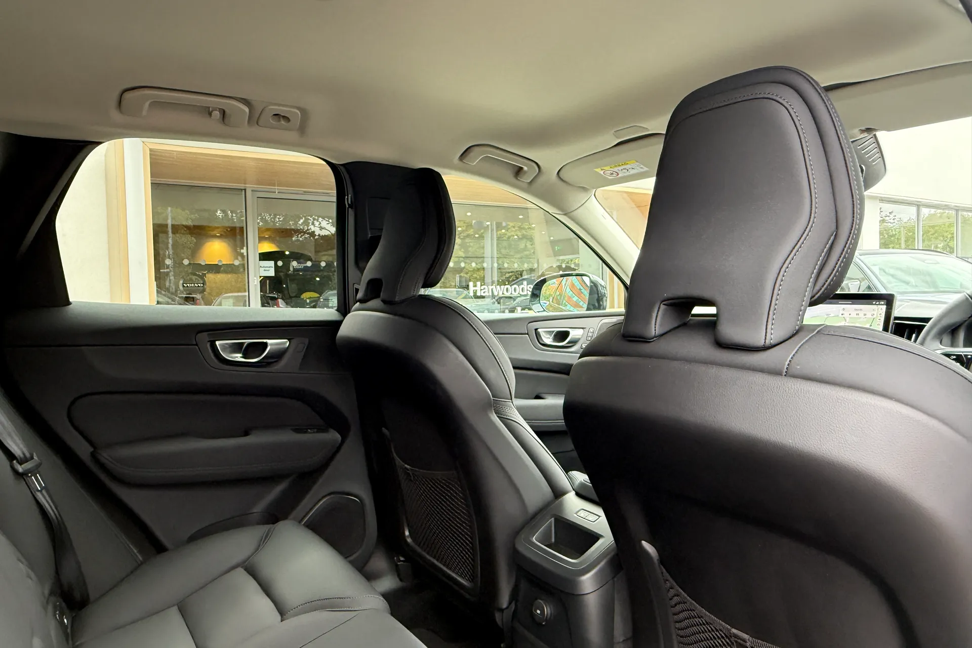 Volvo XC60 thumbnail image number 23