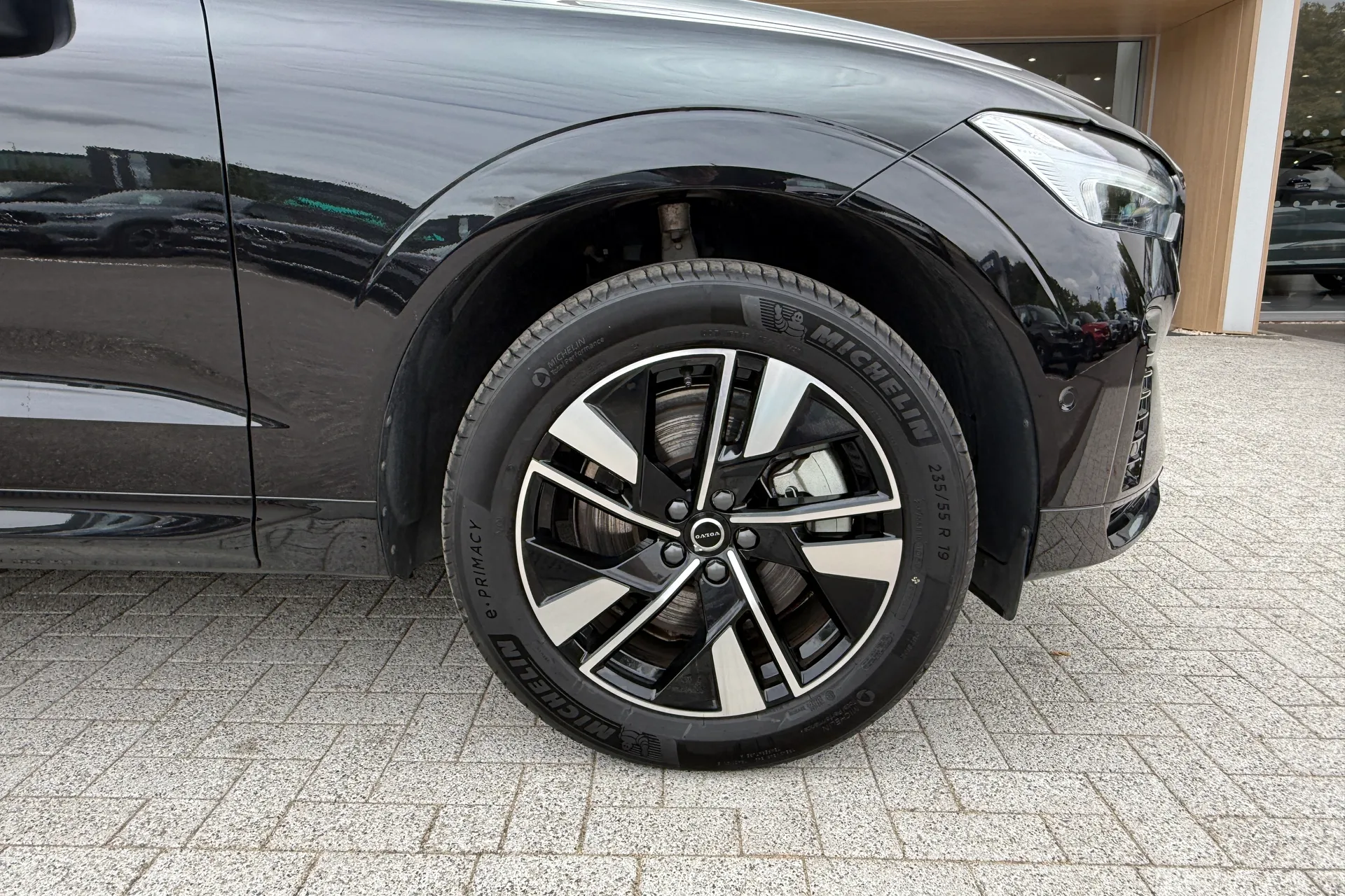 Volvo XC60 thumbnail image number 14