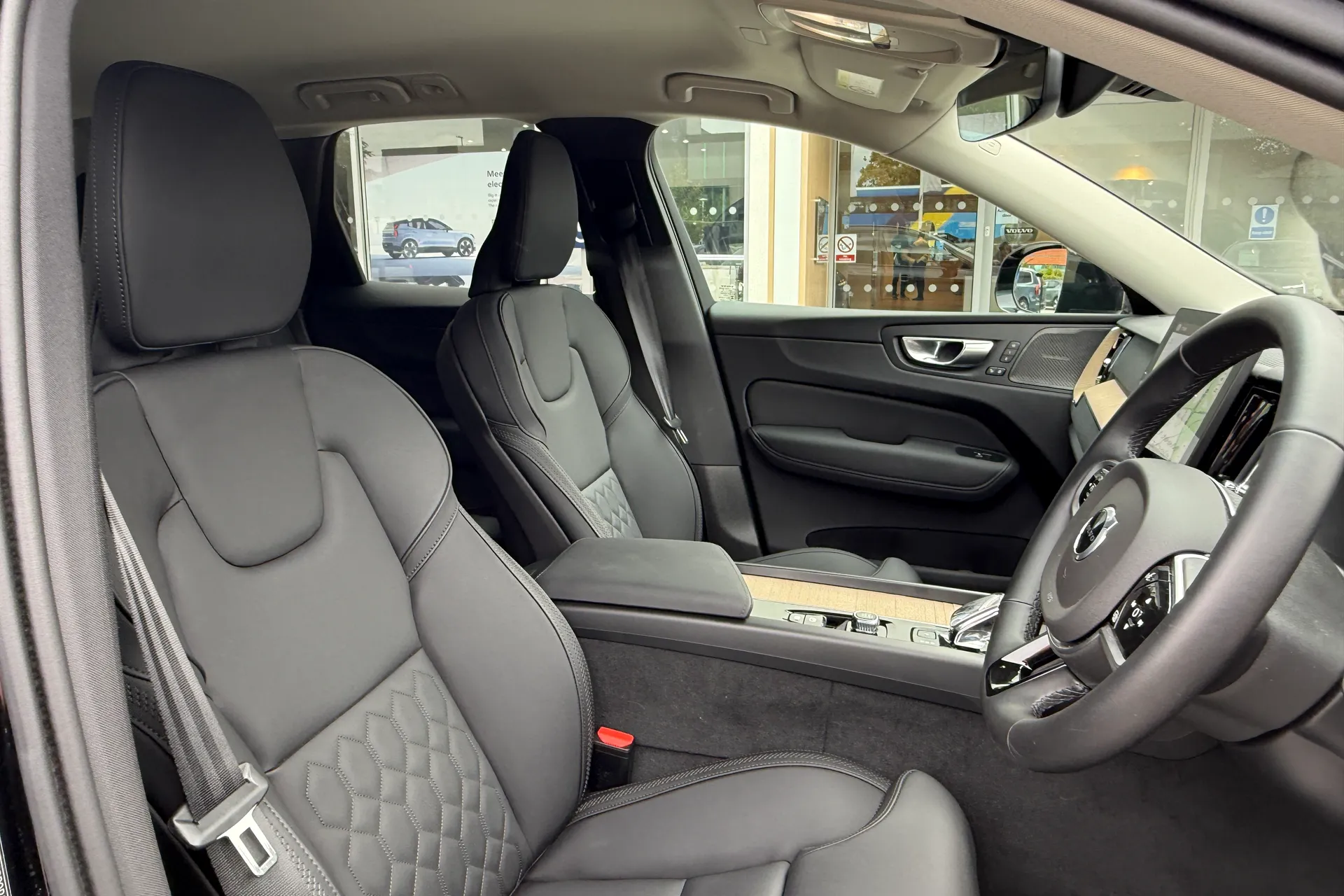 Volvo XC60 thumbnail image number 25