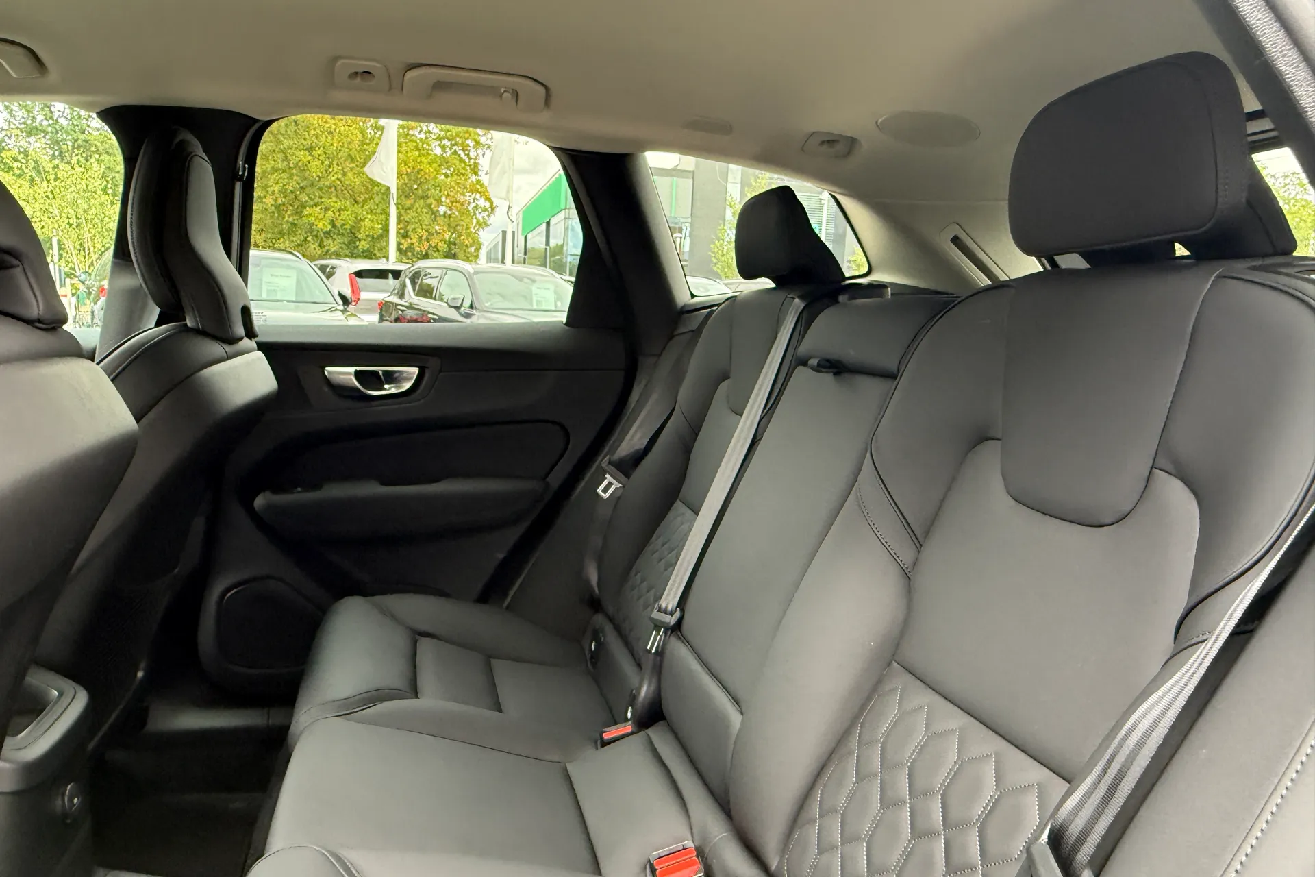Volvo XC60 thumbnail image number 28