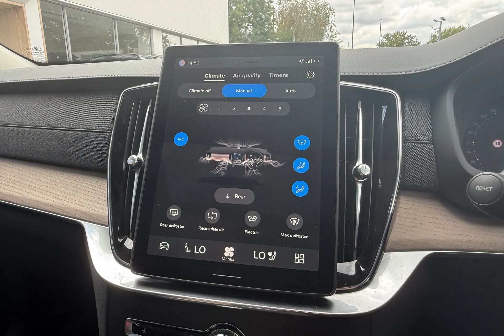 Volvo XC90 thumbnail image number 39
