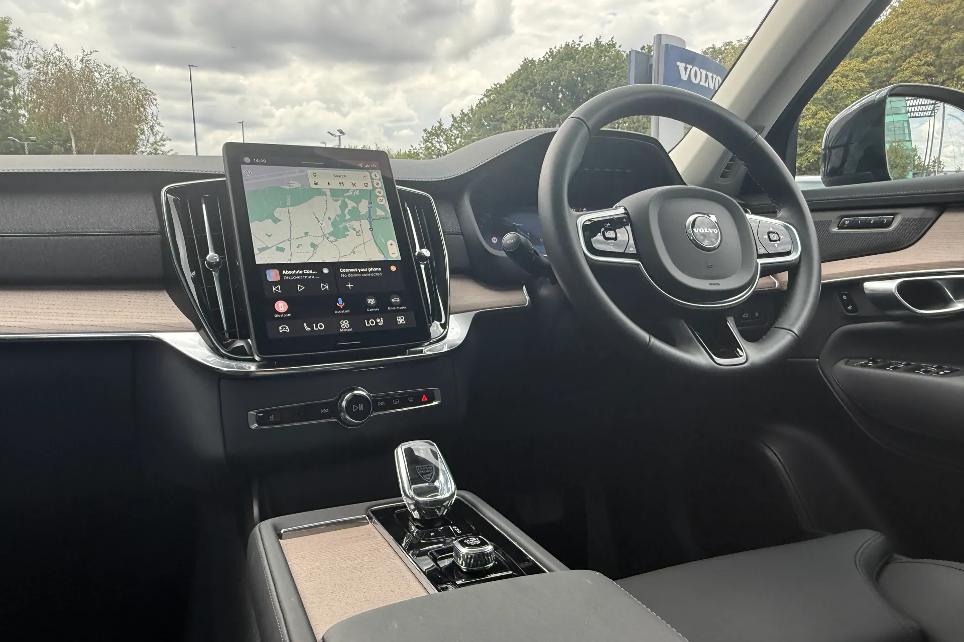 Volvo XC90 thumbnail image number 36