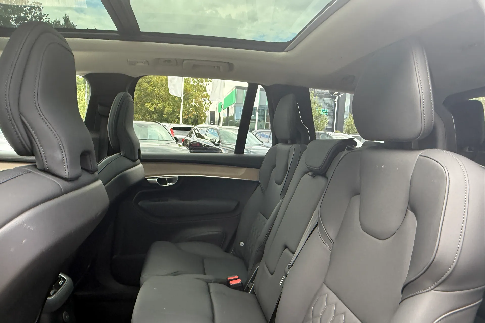 Volvo XC90 thumbnail image number 32