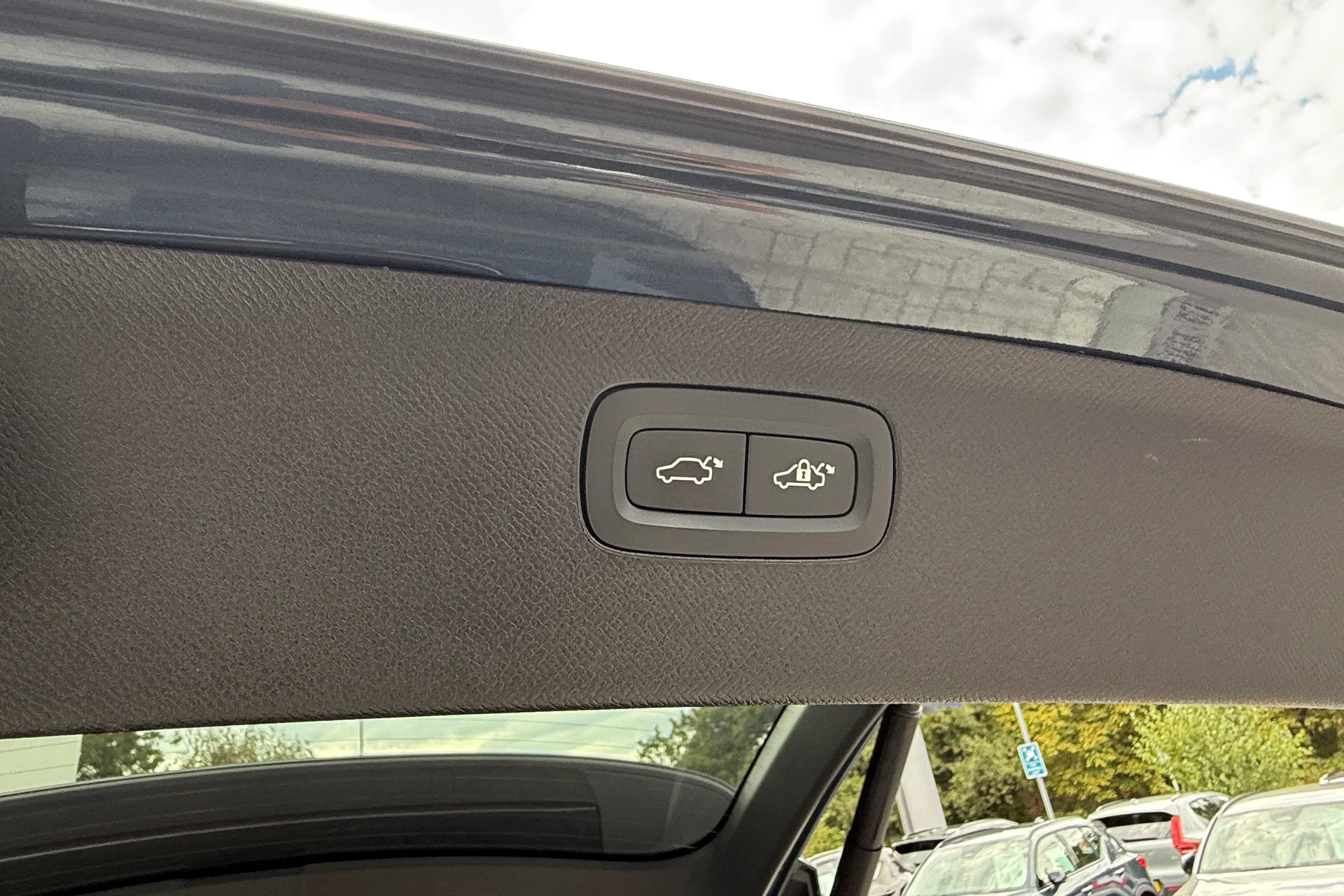 Volvo XC90 thumbnail image number 24