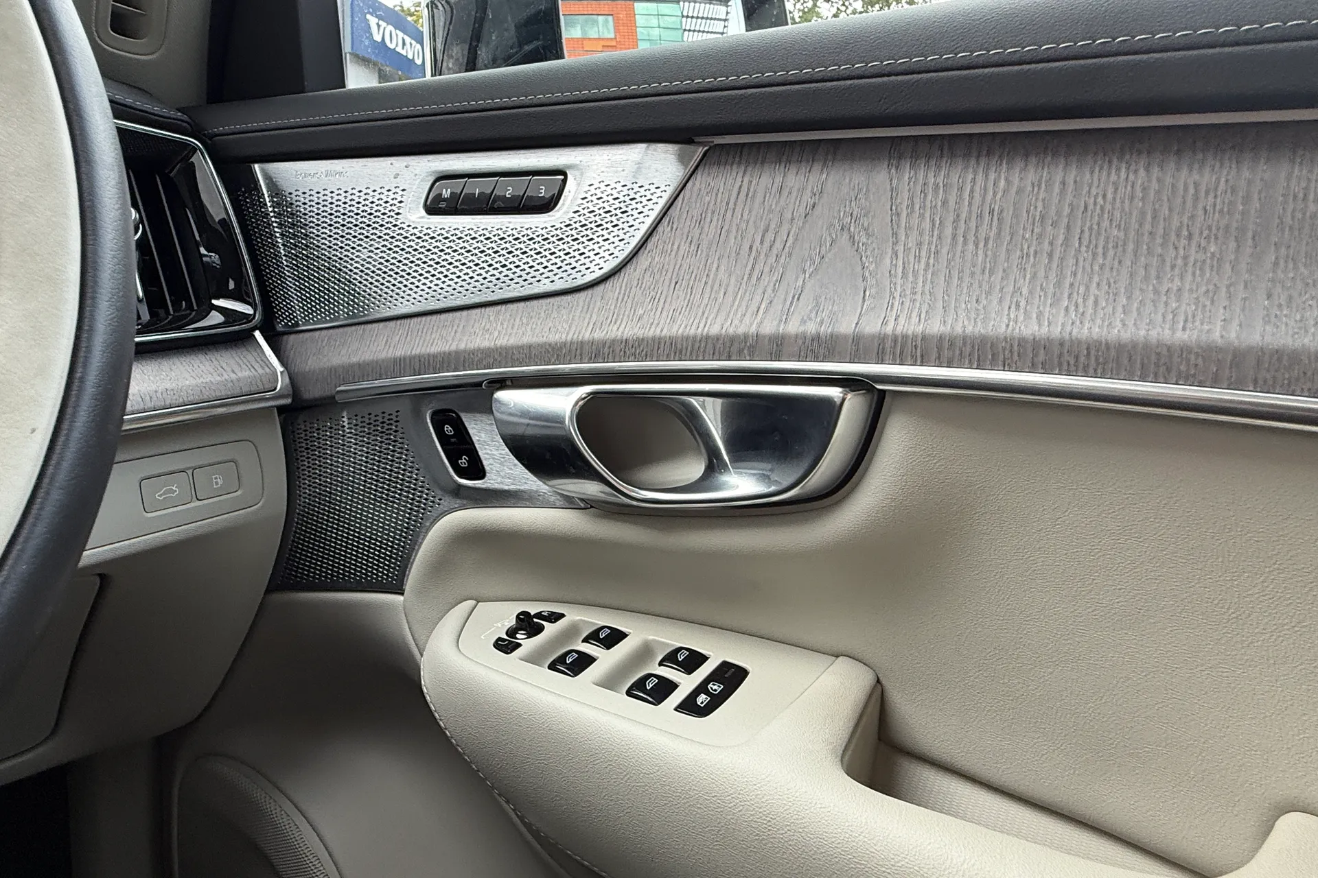 Volvo XC90 thumbnail image number 44