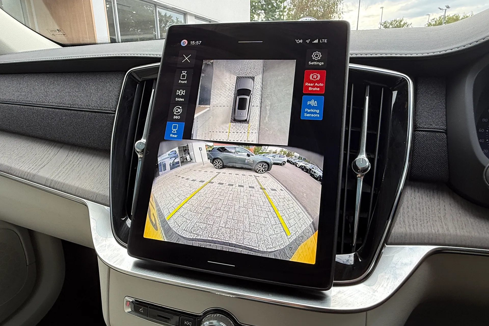 Volvo XC90 thumbnail image number 4