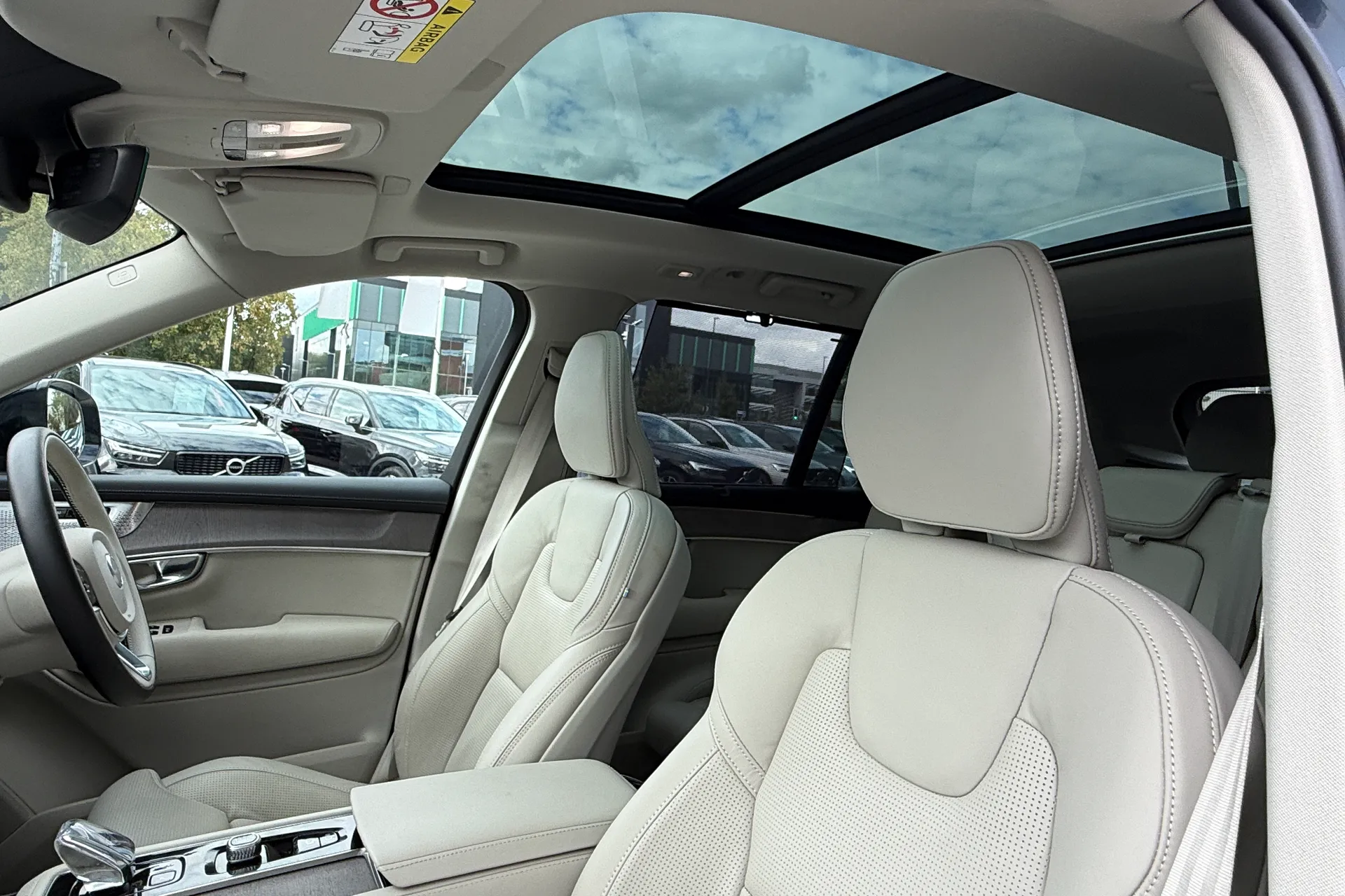 Volvo XC90 thumbnail image number 30