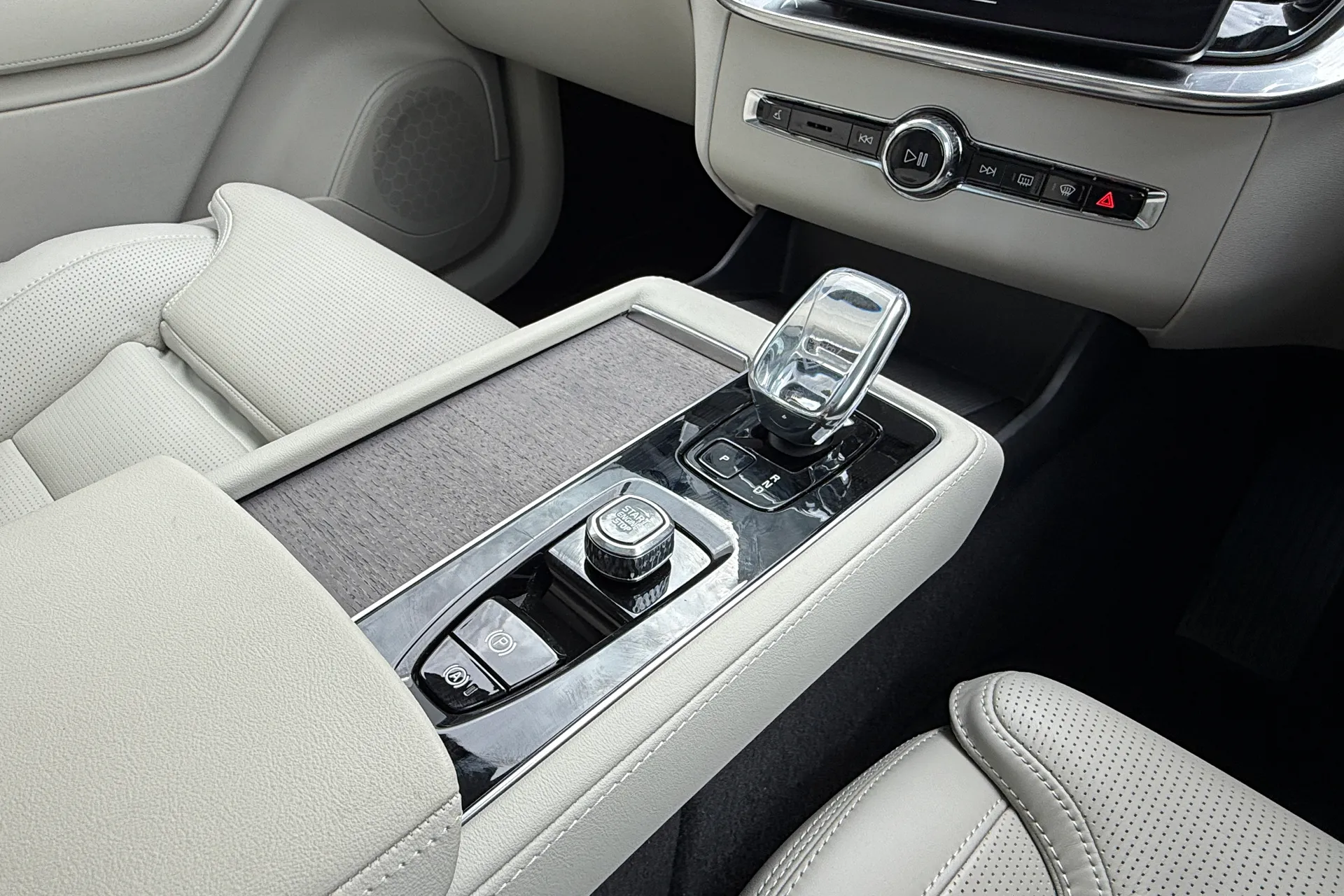 Volvo XC90 thumbnail image number 46