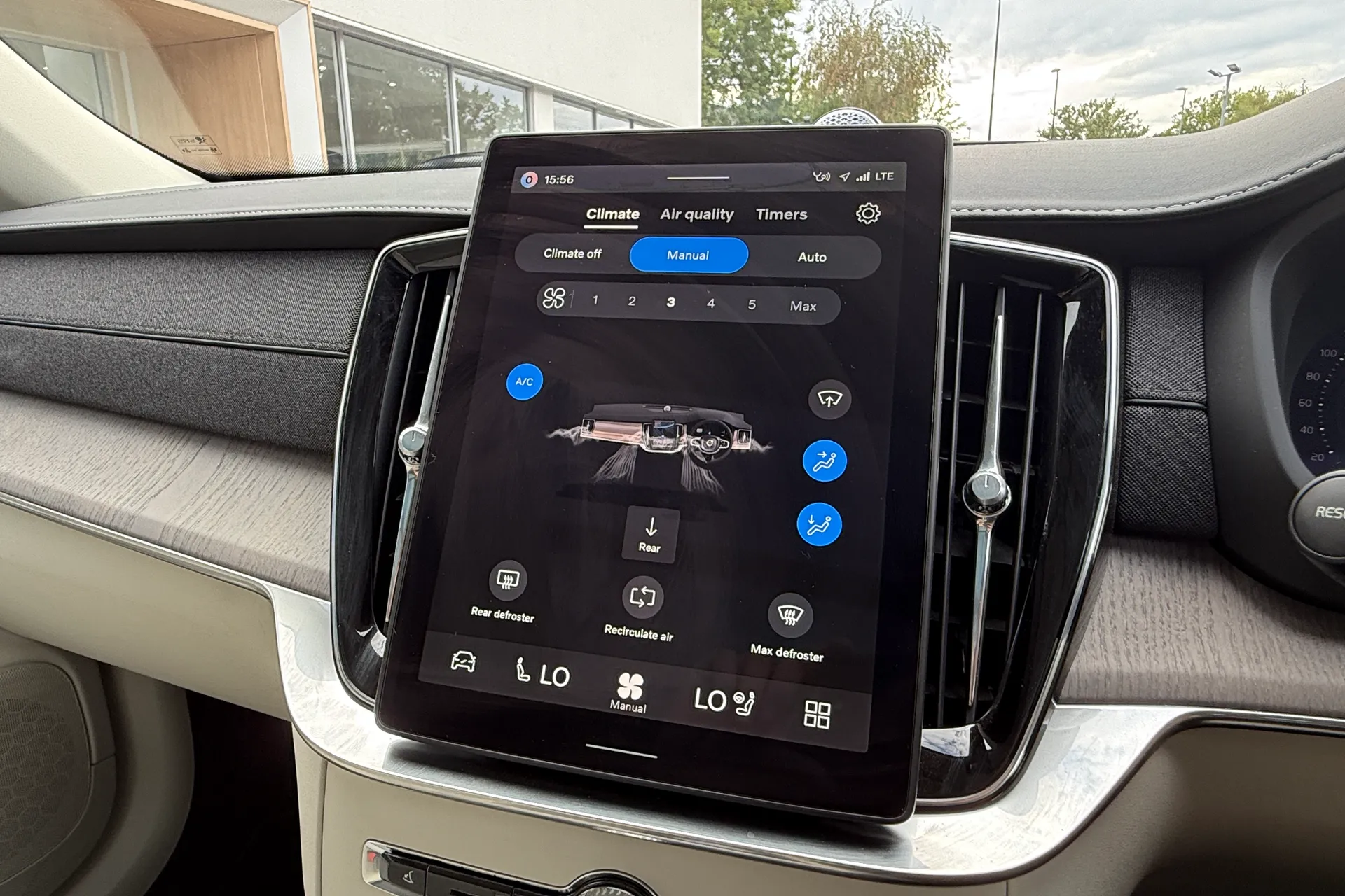 Volvo XC90 thumbnail image number 39