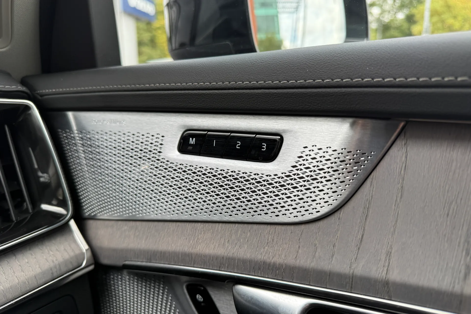 Volvo XC90 thumbnail image number 44