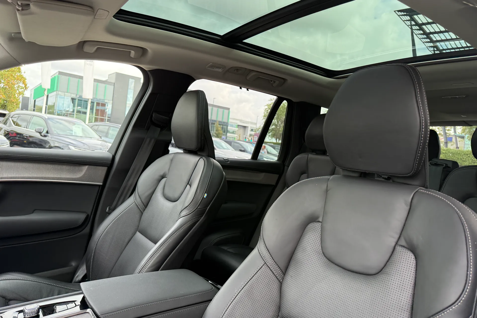 Volvo XC90 thumbnail image number 30