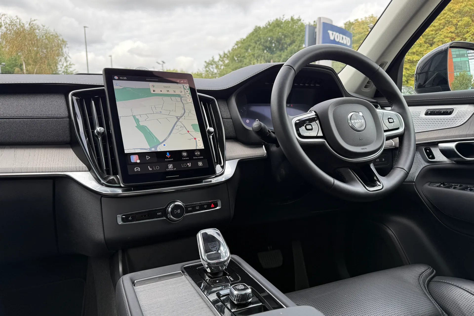Volvo XC90 thumbnail image number 36