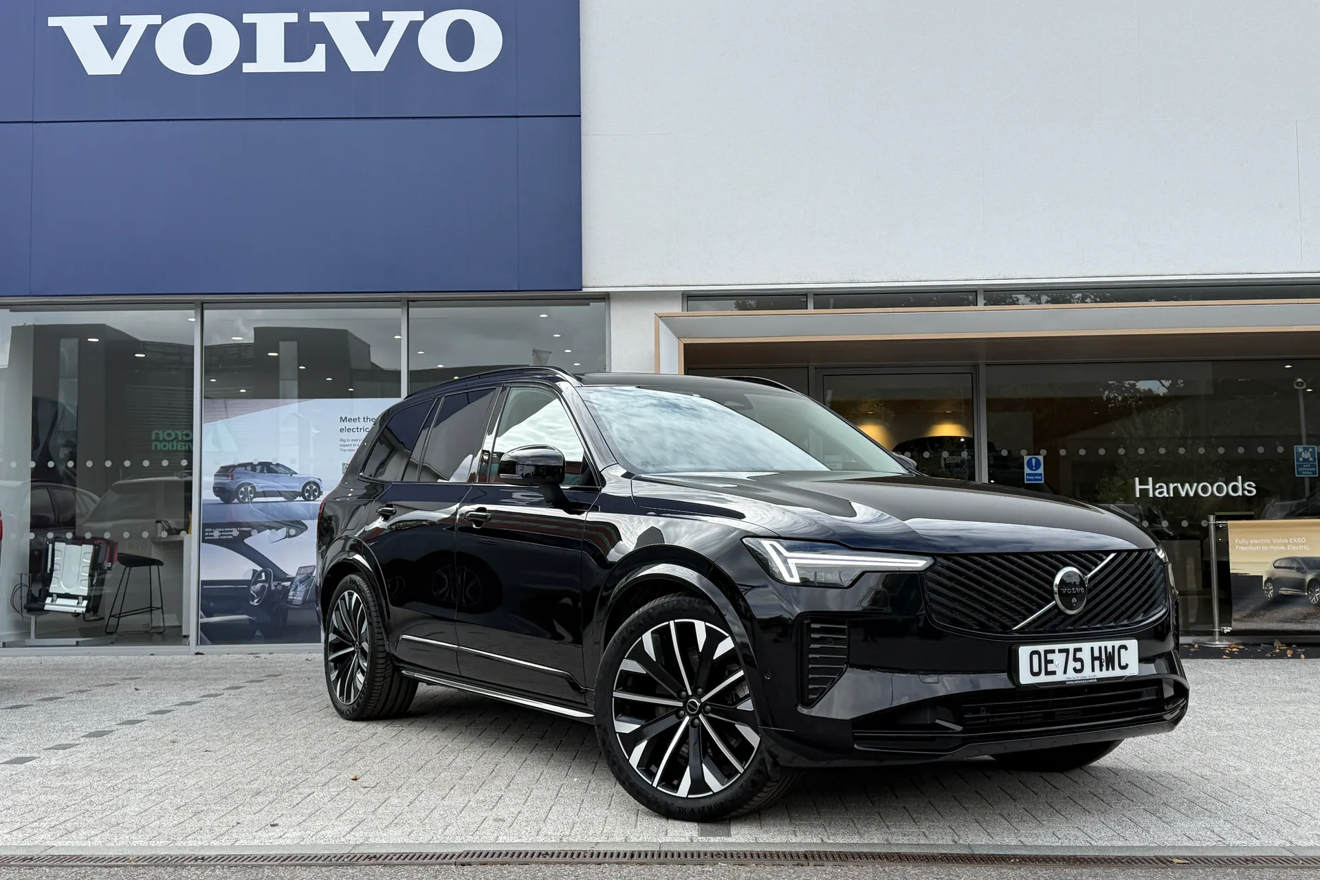 Volvo XC90 focused image