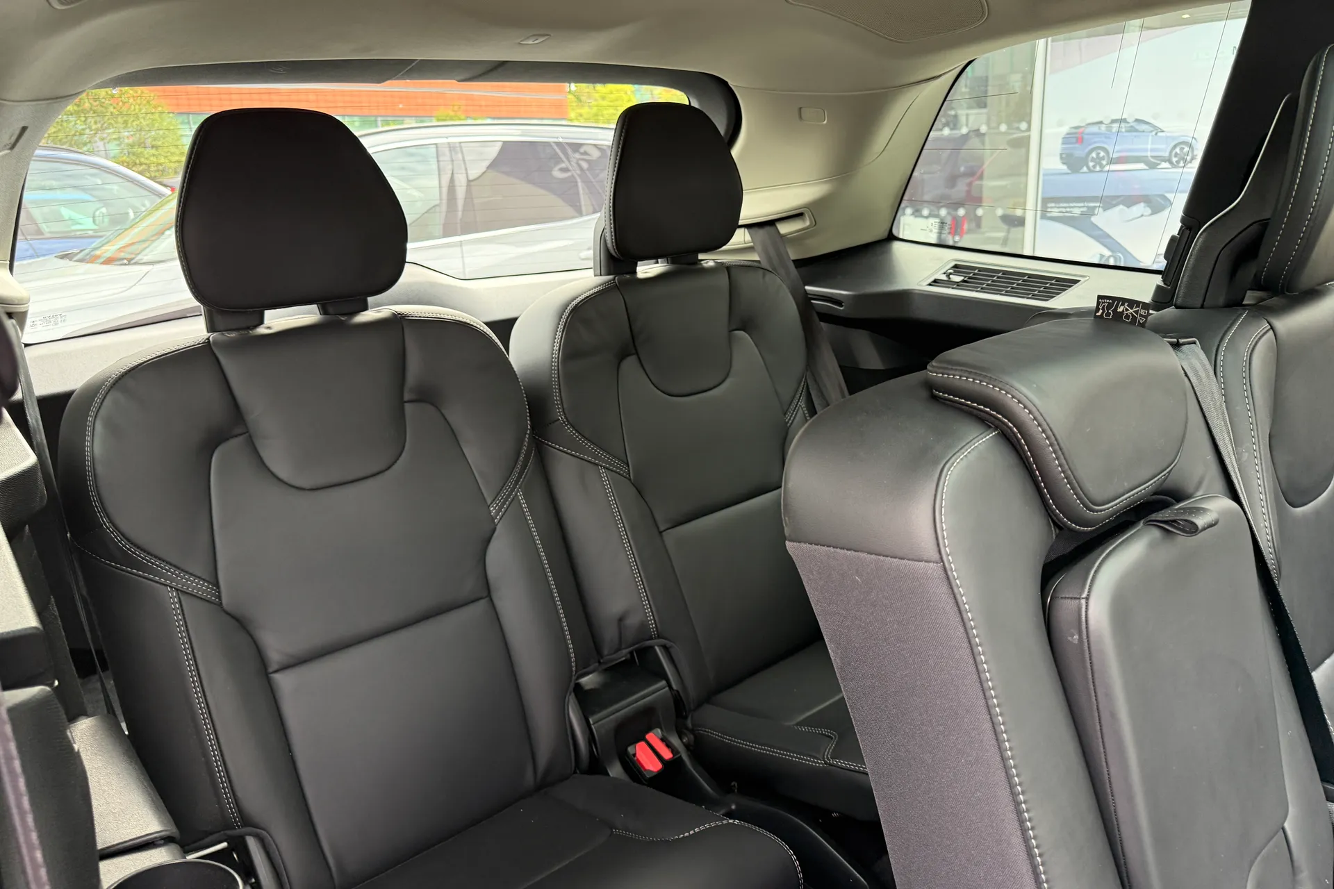 Volvo XC90 thumbnail image number 9