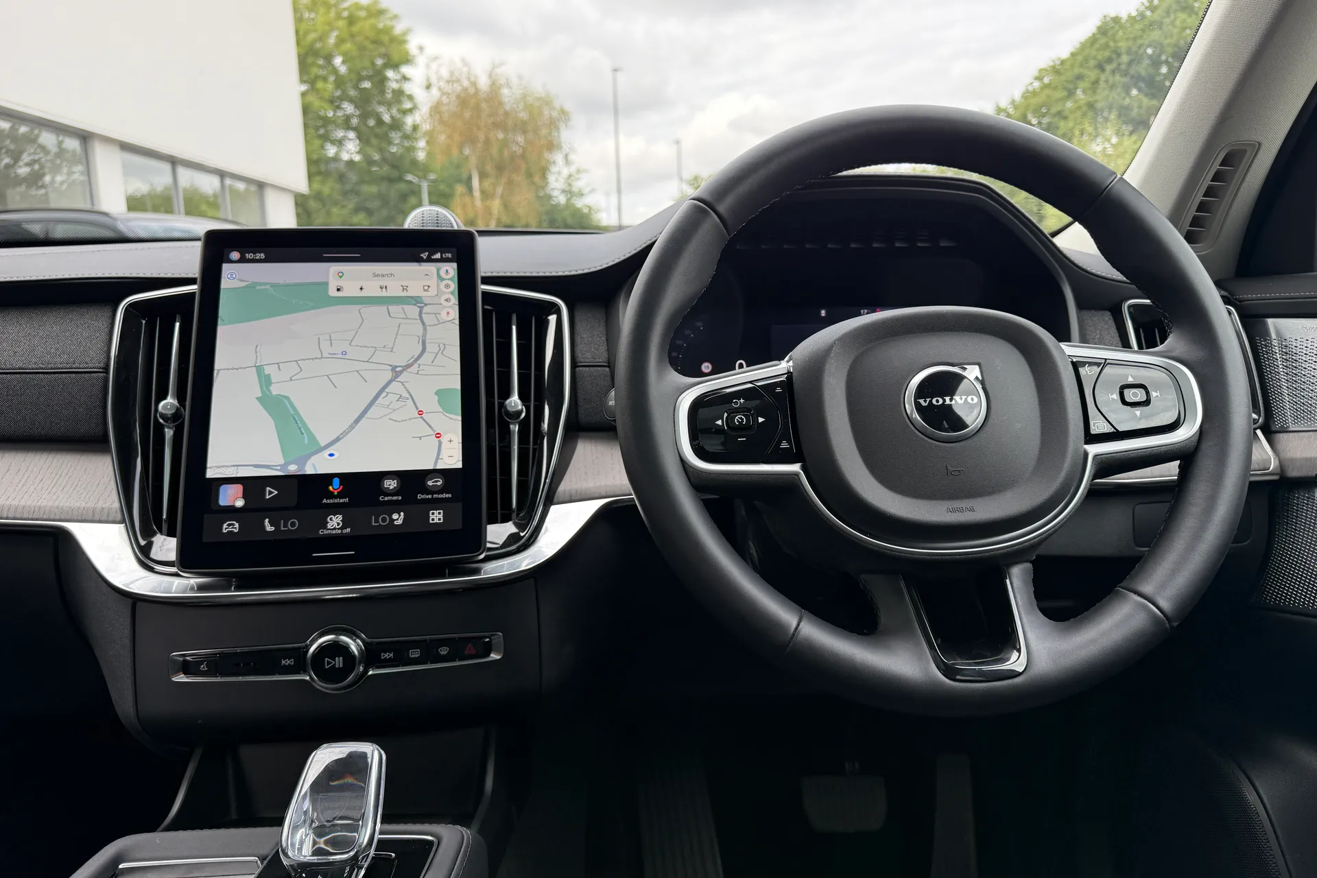 Volvo XC90 thumbnail image number 35