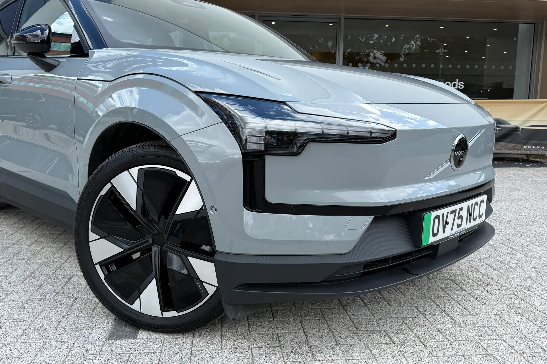 Volvo EX30 thumbnail image number 7