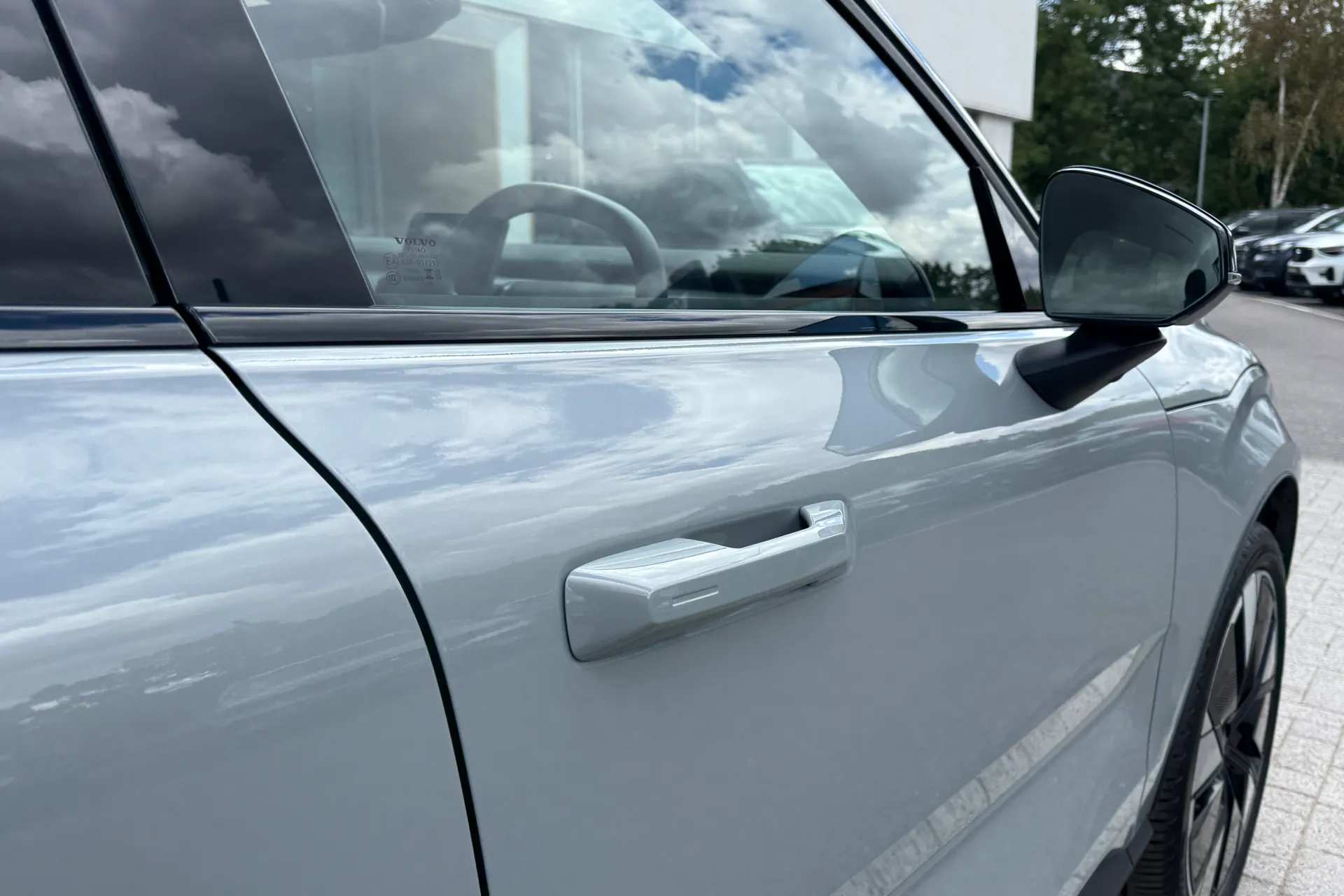Volvo EX30 thumbnail image number 15
