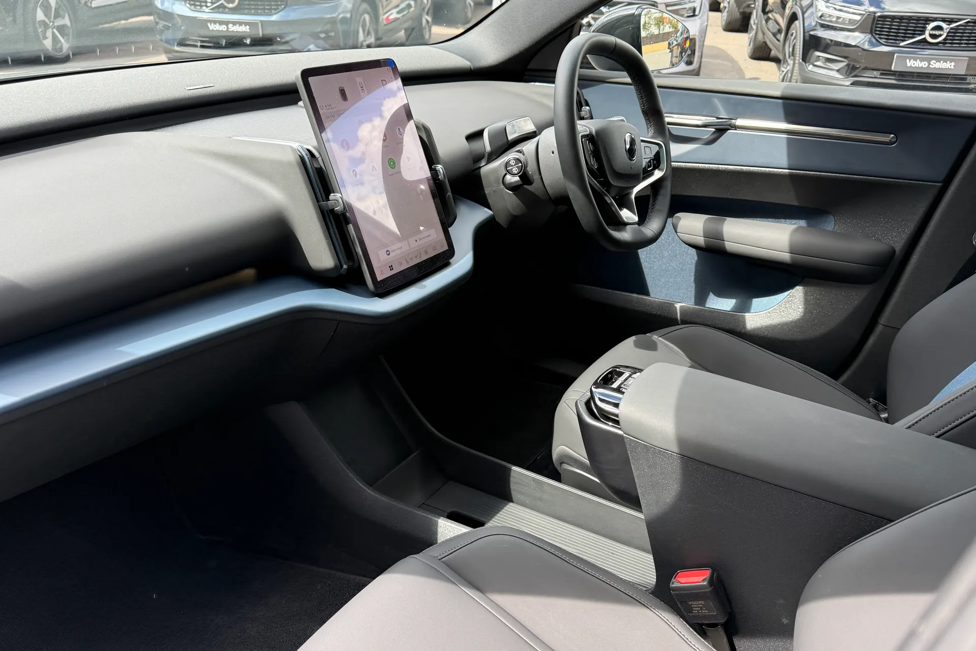 Volvo EX30 thumbnail image number 27