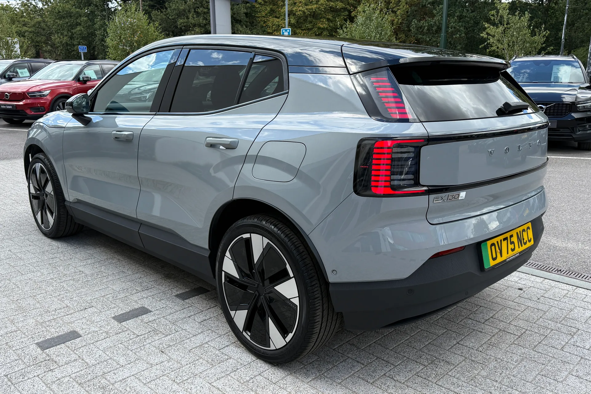 Volvo EX30 thumbnail image number 10