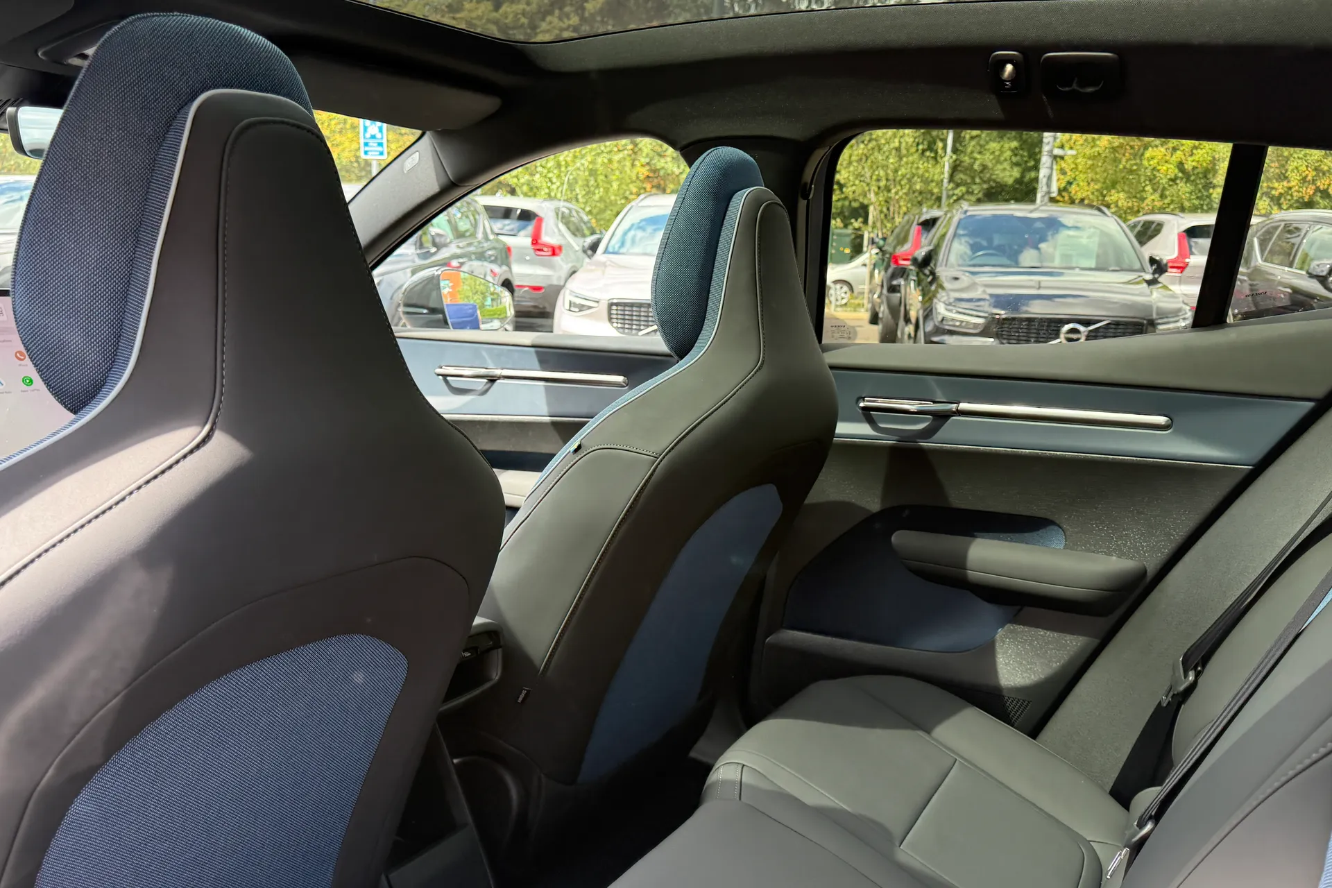 Volvo EX30 thumbnail image number 29