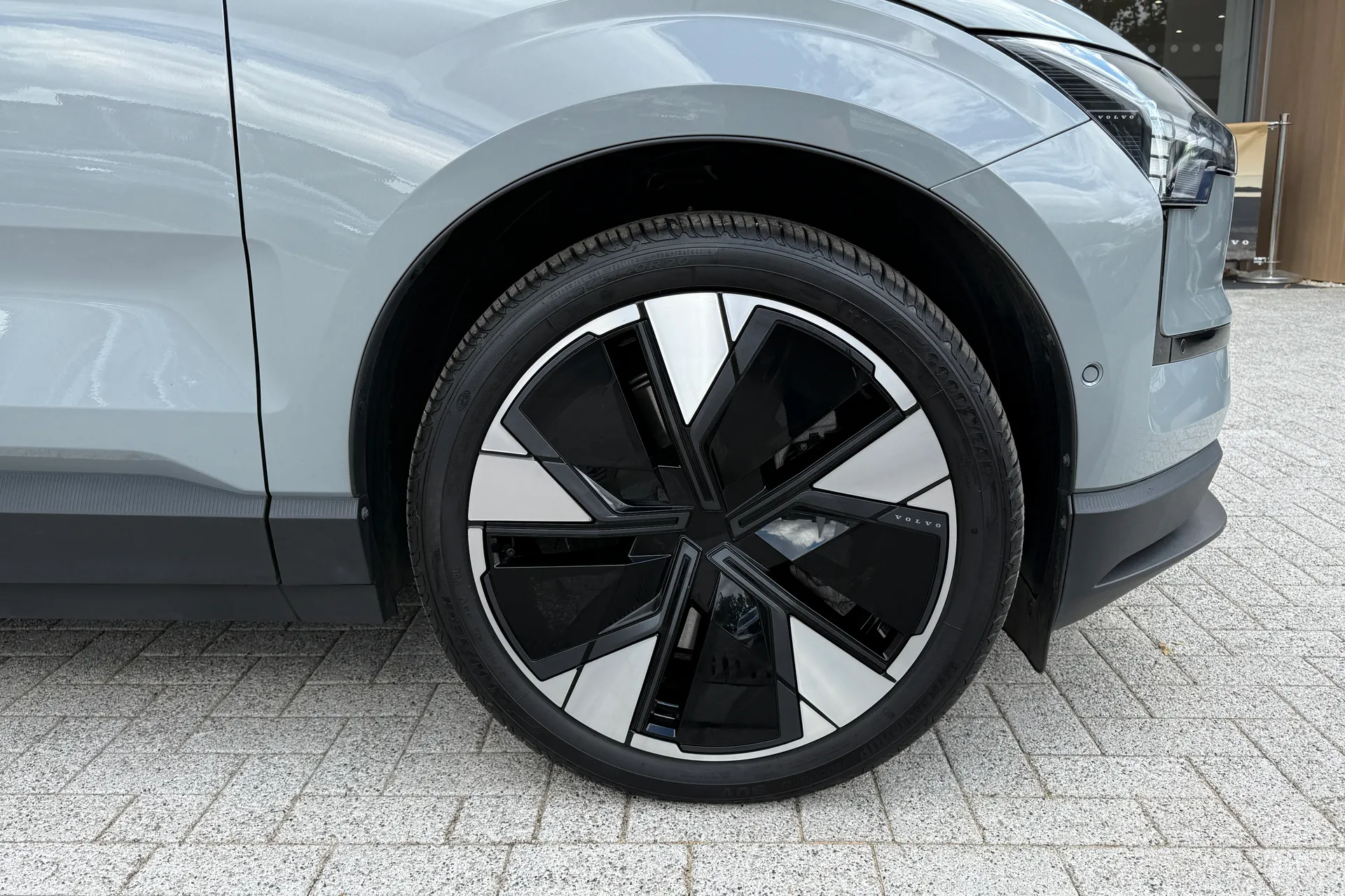 Volvo EX30 thumbnail image number 14
