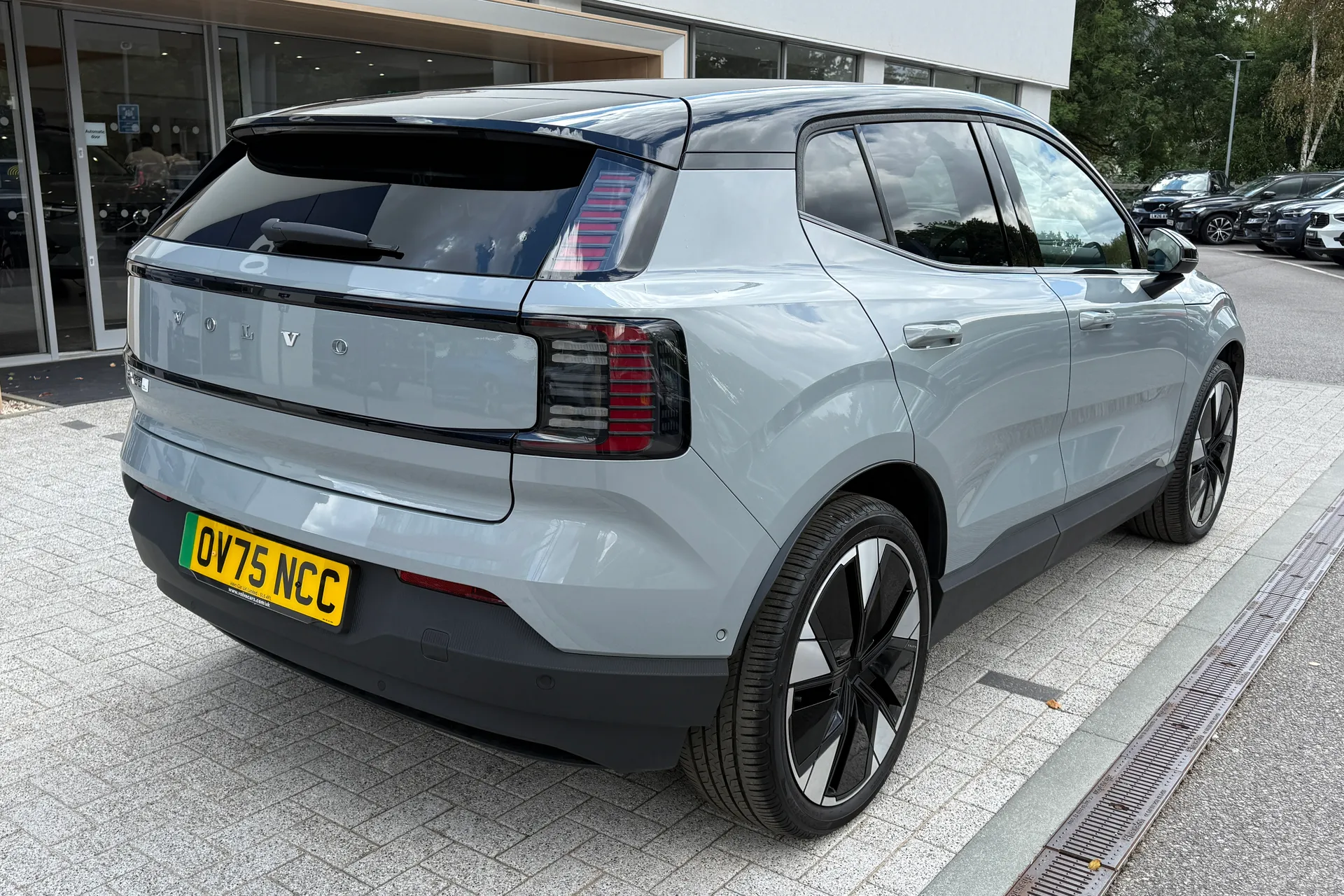 Volvo EX30 thumbnail image number 8
