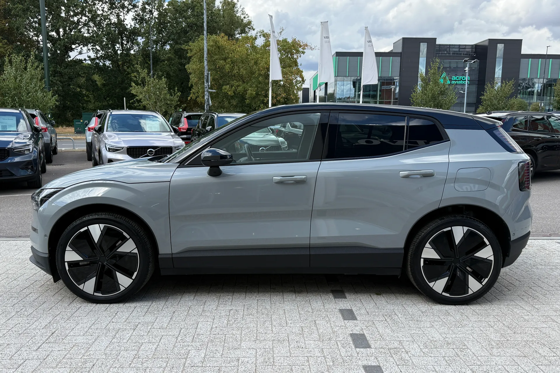 Volvo EX30 thumbnail image number 11