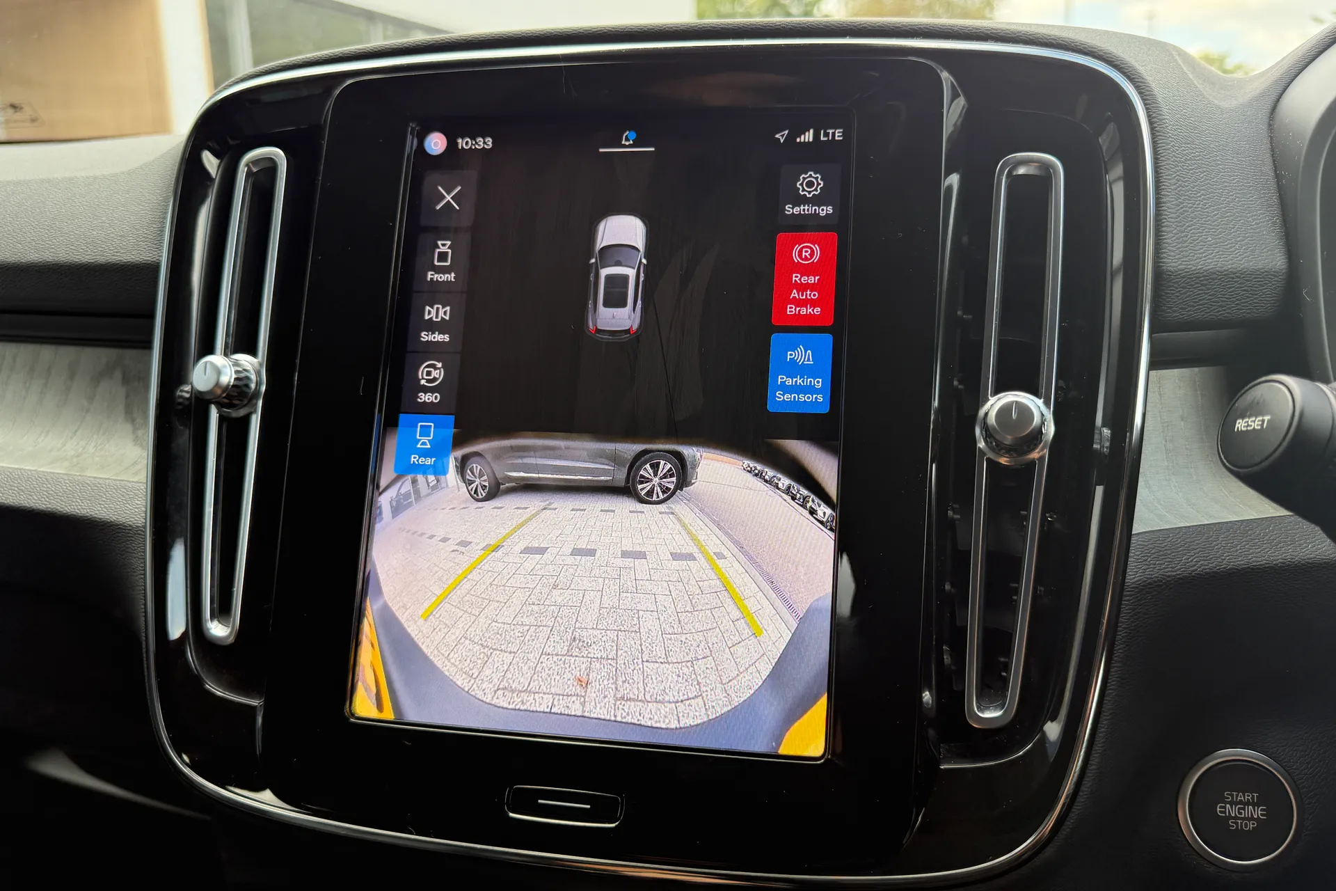Volvo XC40 thumbnail image number 40