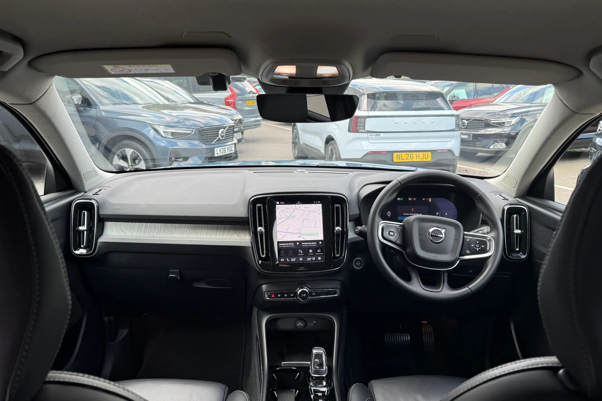 Volvo XC40 thumbnail image number 3