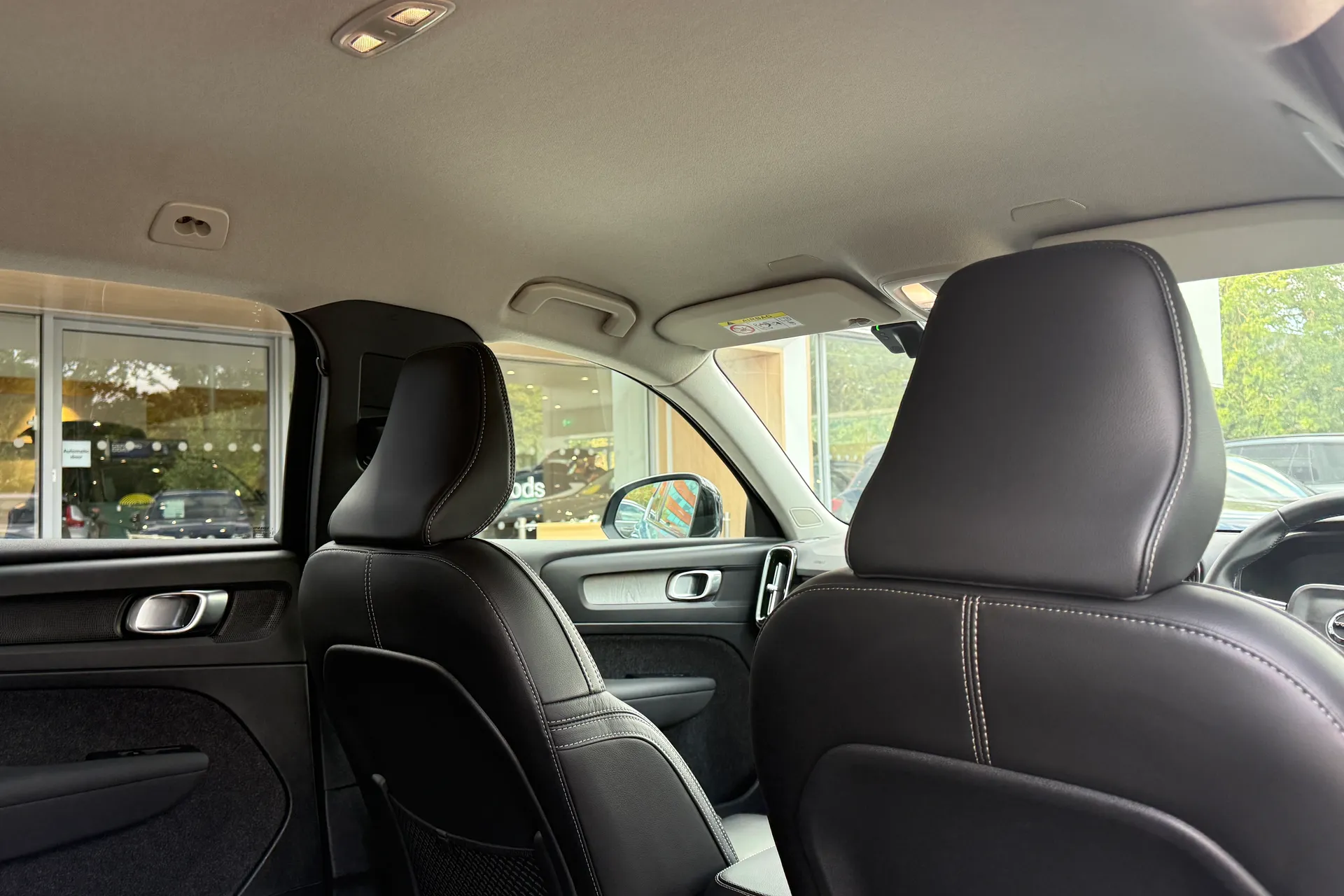 Volvo XC40 thumbnail image number 24