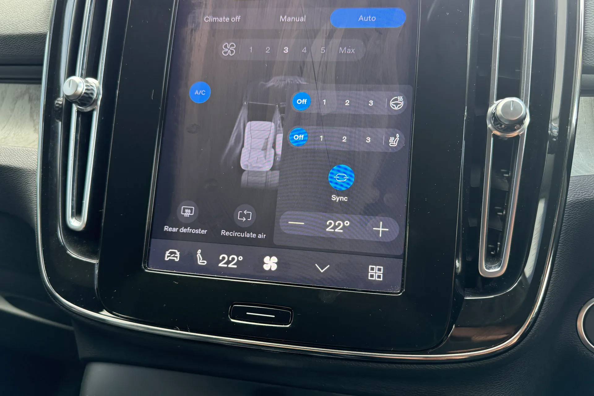 Volvo XC40 thumbnail image number 38