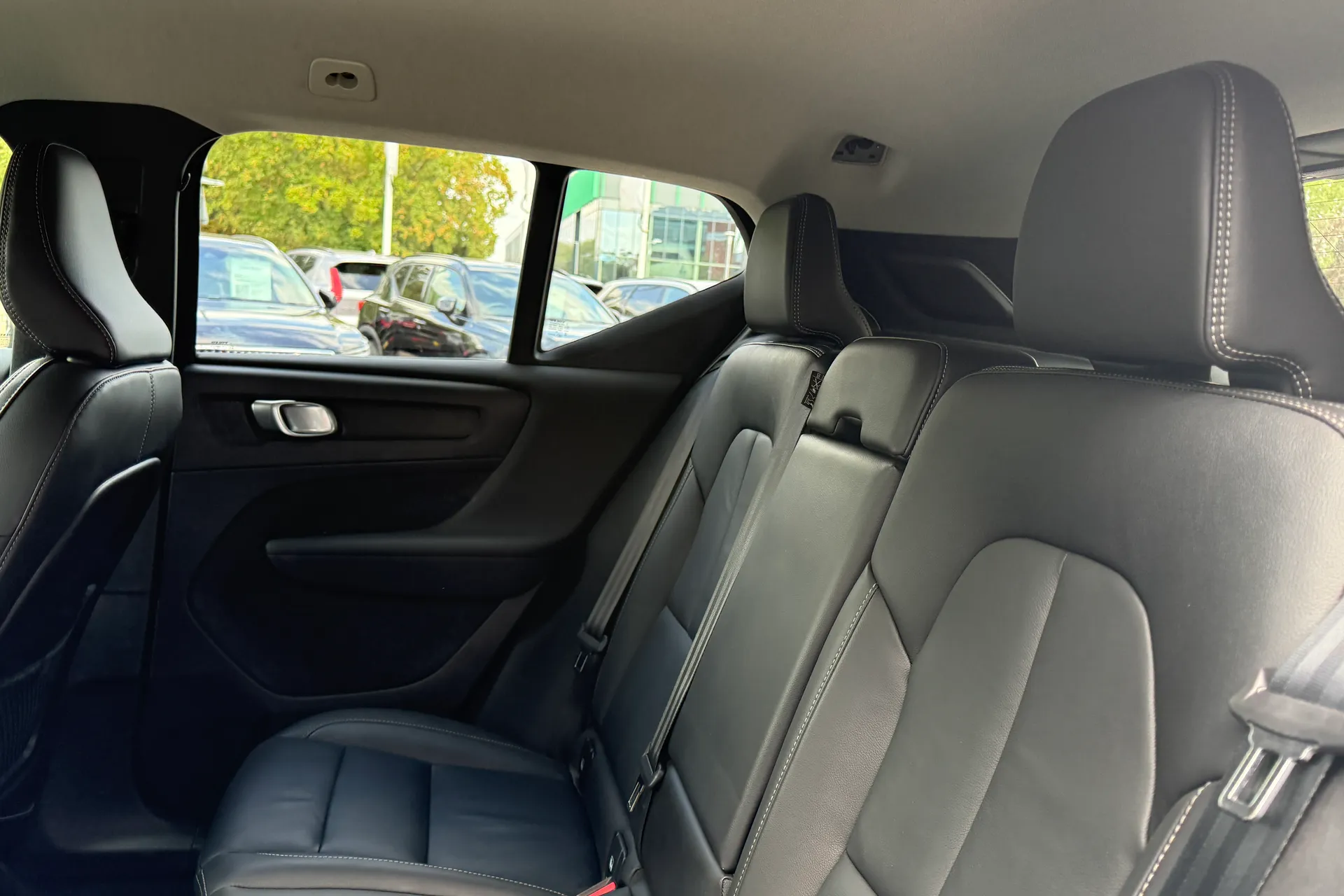 Volvo XC40 thumbnail image number 30