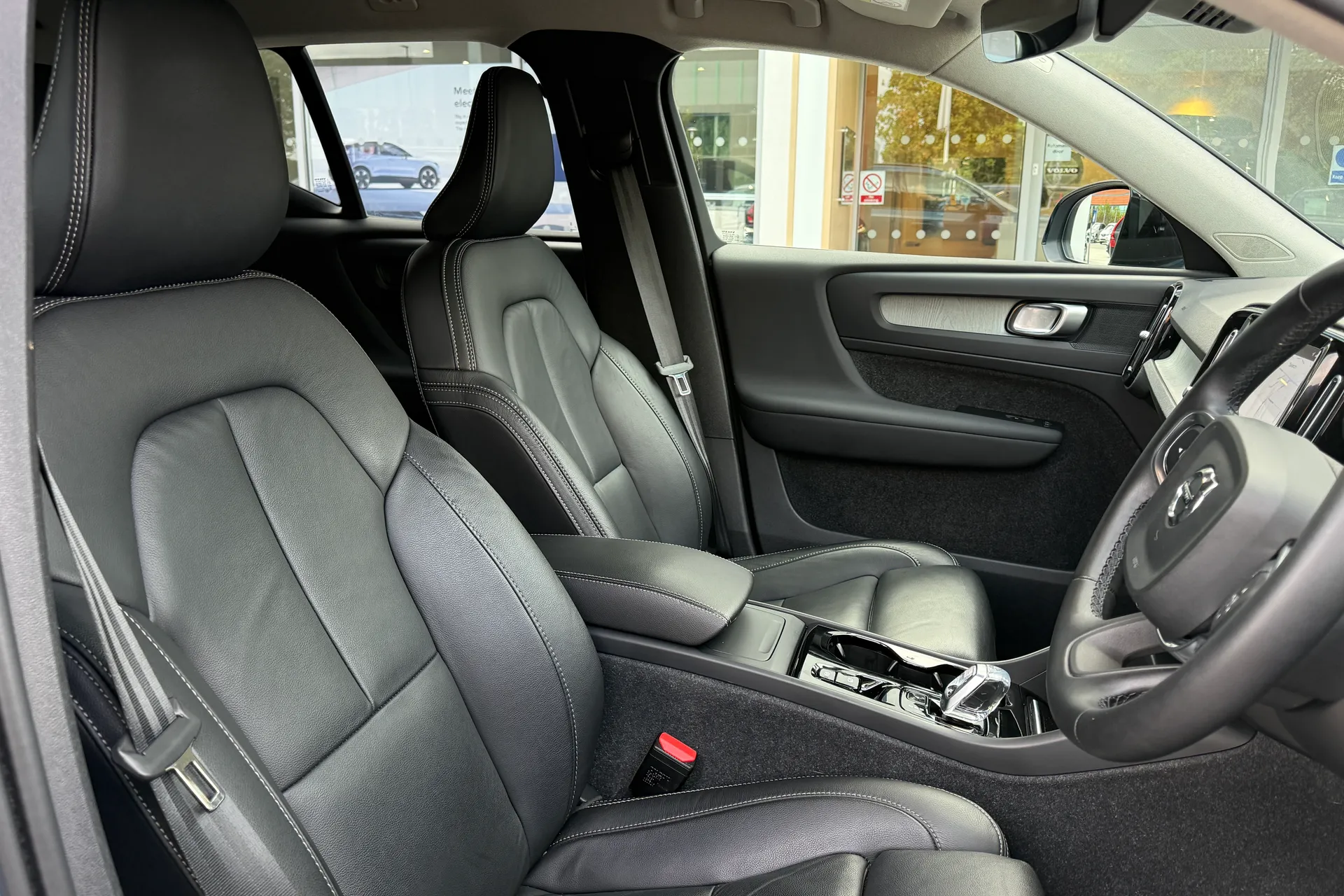 Volvo XC40 thumbnail image number 26