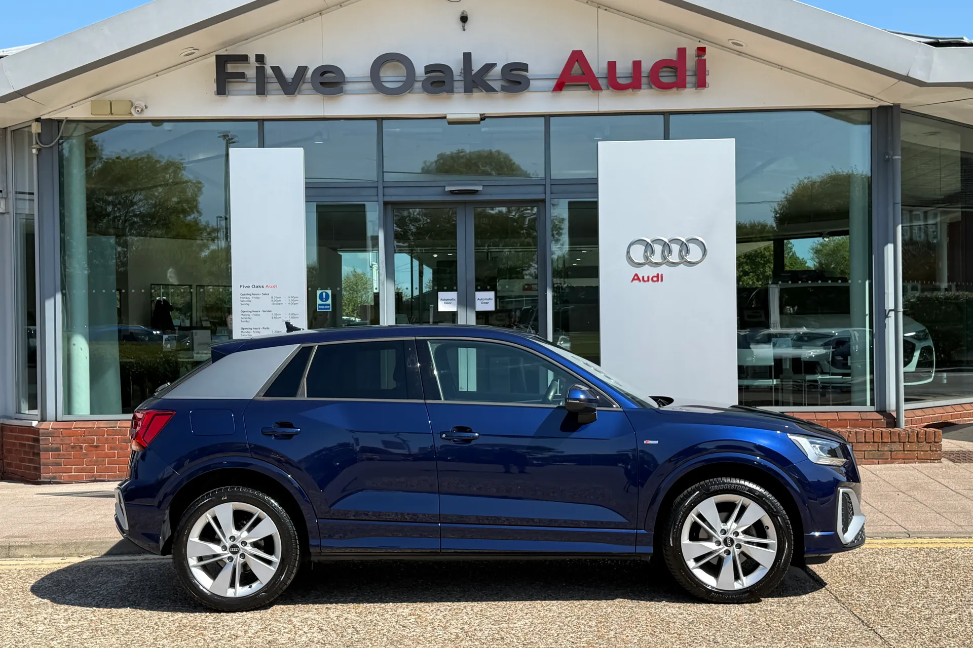 Audi Q2 thumbnail image number 2